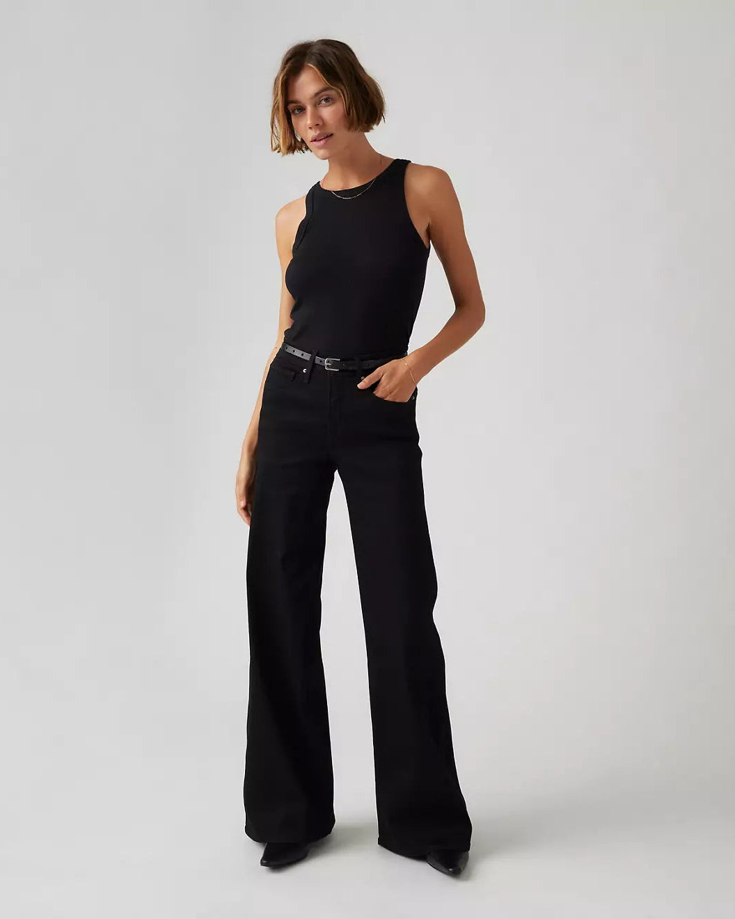 LEVI - WOMEN'S 318 SHAPING WIDE LEG JEAN