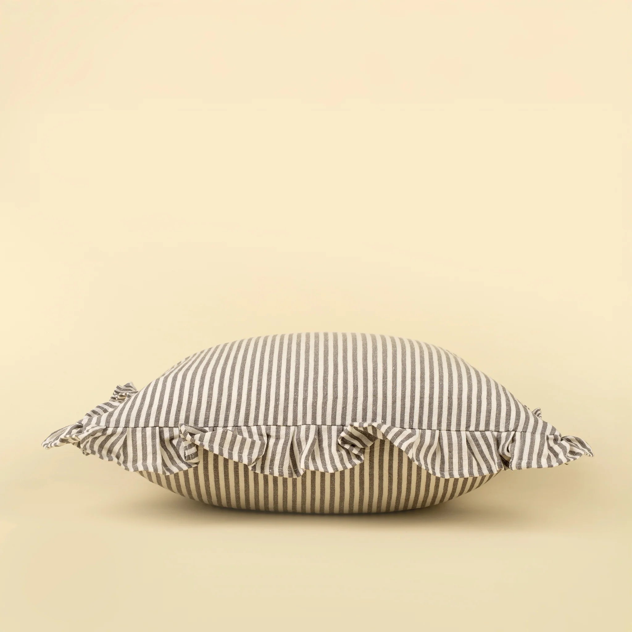 INDABA - 20X20 RUFFEL THIGN STRIPED PILLOW GREY