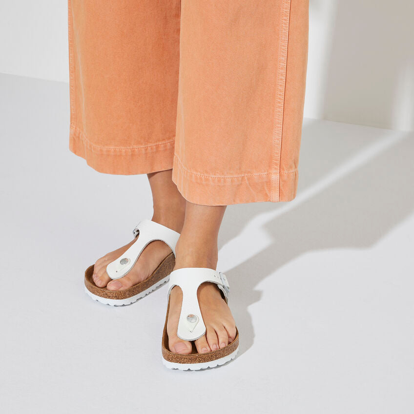 BIRKENSTOCK- WOMEN'S GIZEH LEATHER SANDAL