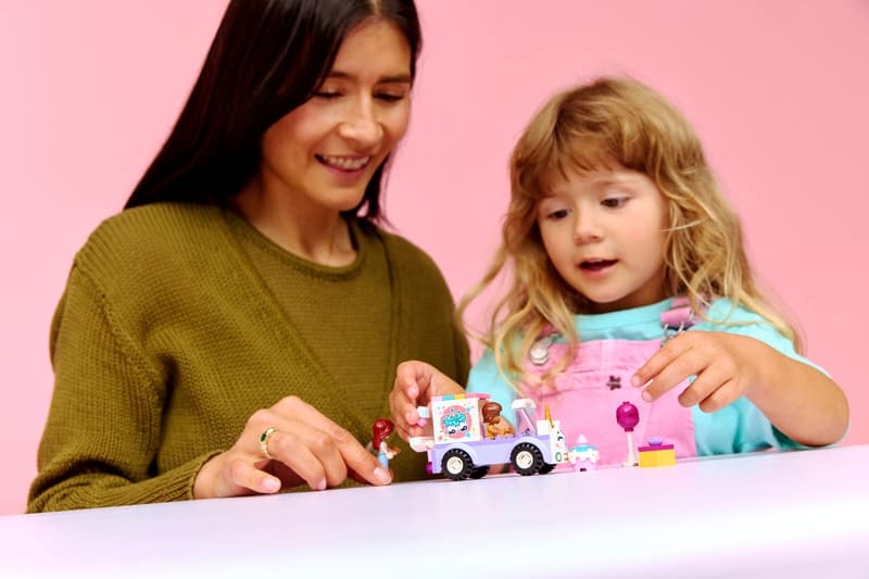 LEGO - 42675 - FRIENDS - UNICORN CAKE DELIVERY CAR
- 67PCS - S26