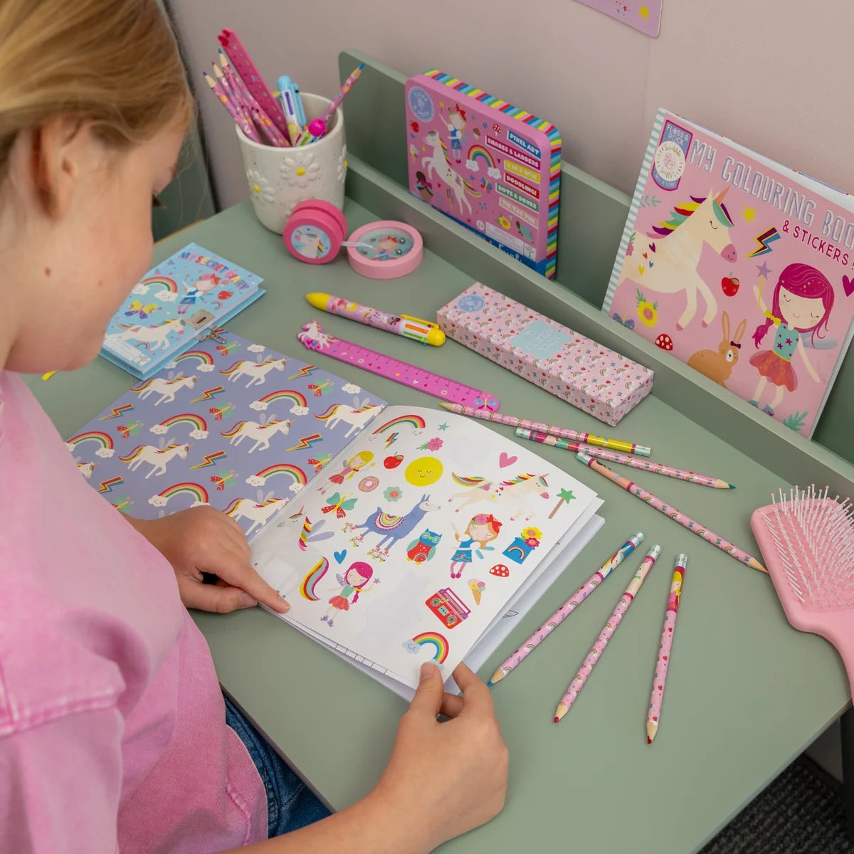 FLOSS & ROCK - RAINBOW FAIRY COLOURING BOOK