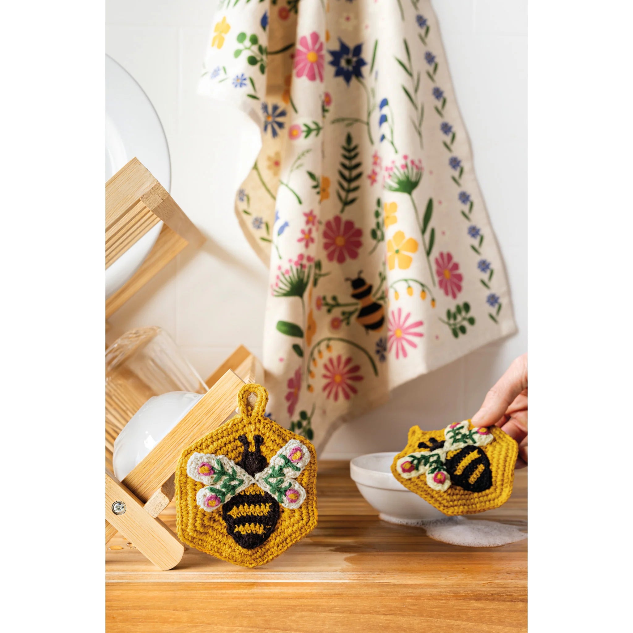 DANICA - DC2 CROCHET SPONGE BEE GARDEN