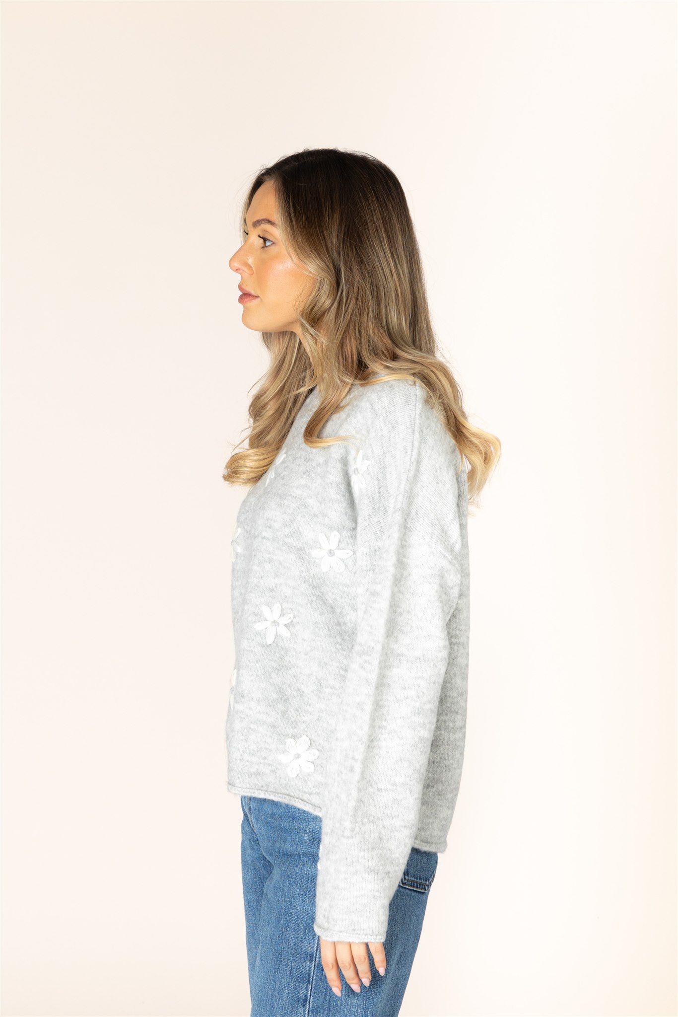 LYLA & LUXE - AIDENDAISY NOVELTY DAISY SWEATER