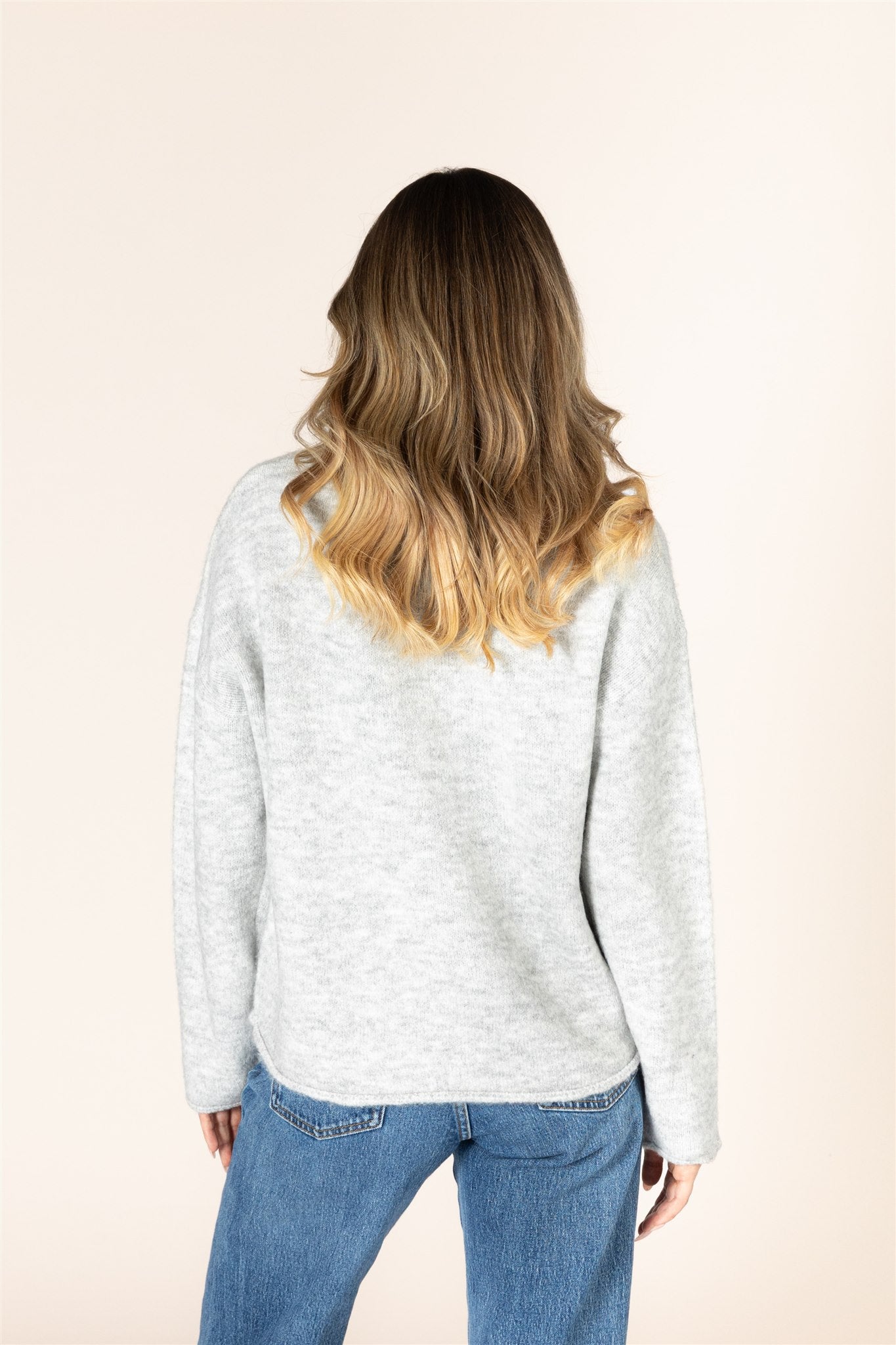 LYLA & LUXE - AIDENDAISY NOVELTY DAISY SWEATER