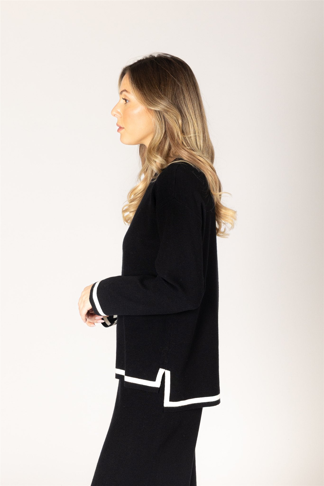 LYLA & LUXE - BIRDIE ESSENTIALS TIPPED SWEATER
