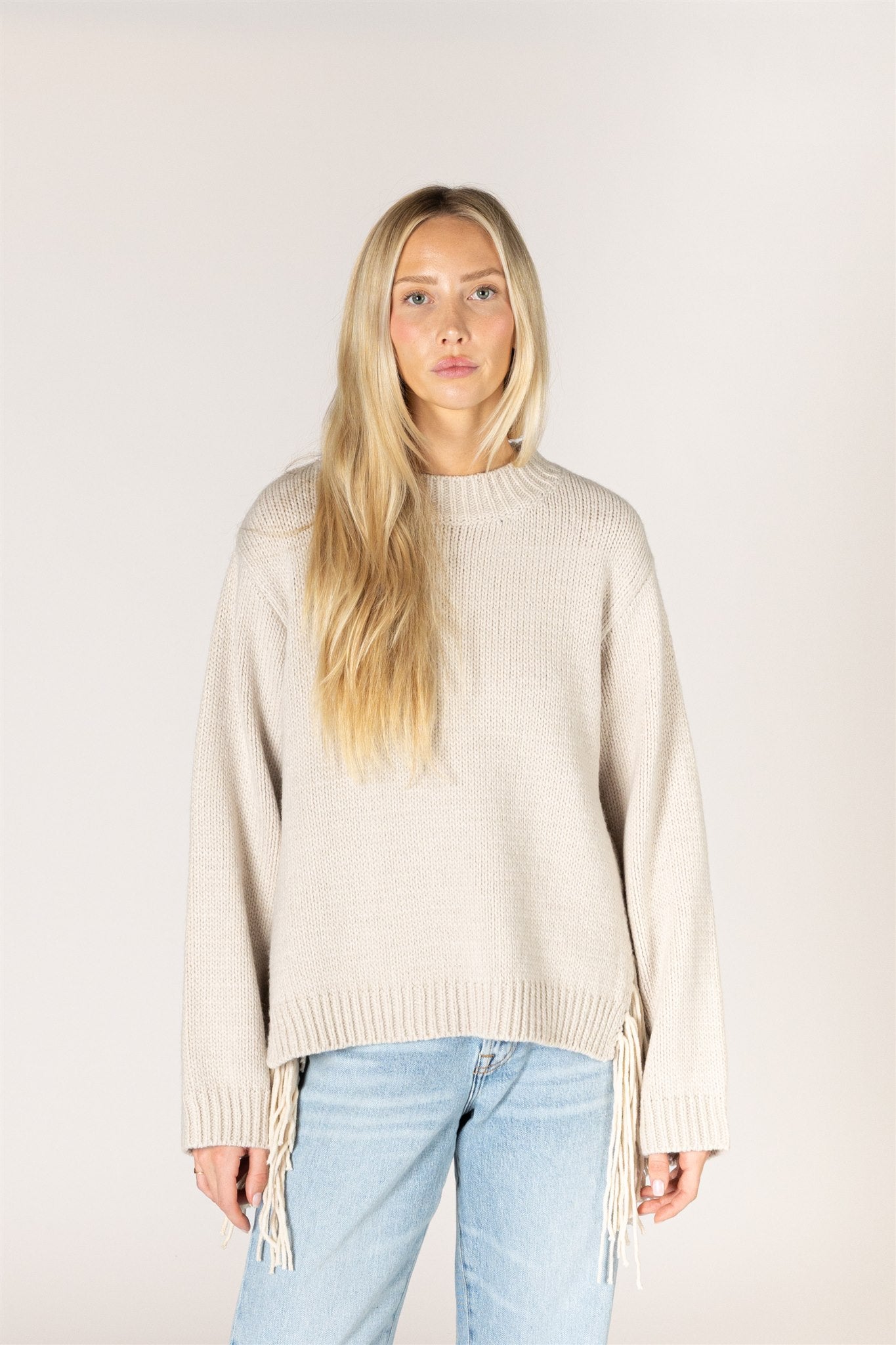 LYLA & LUXE - BUCK NOVELTY TASSEL SWEATER