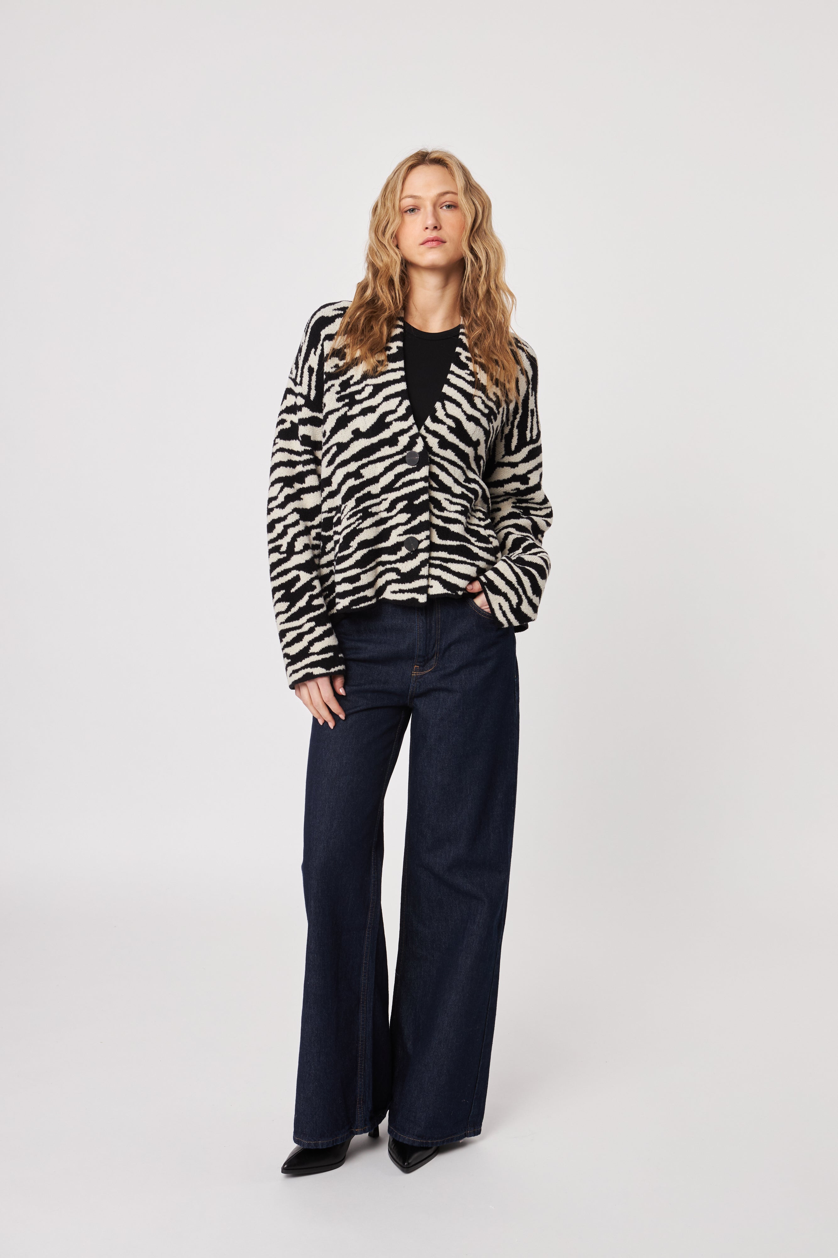 JOHN + JENN - WOMENS SWEATER XAVIER