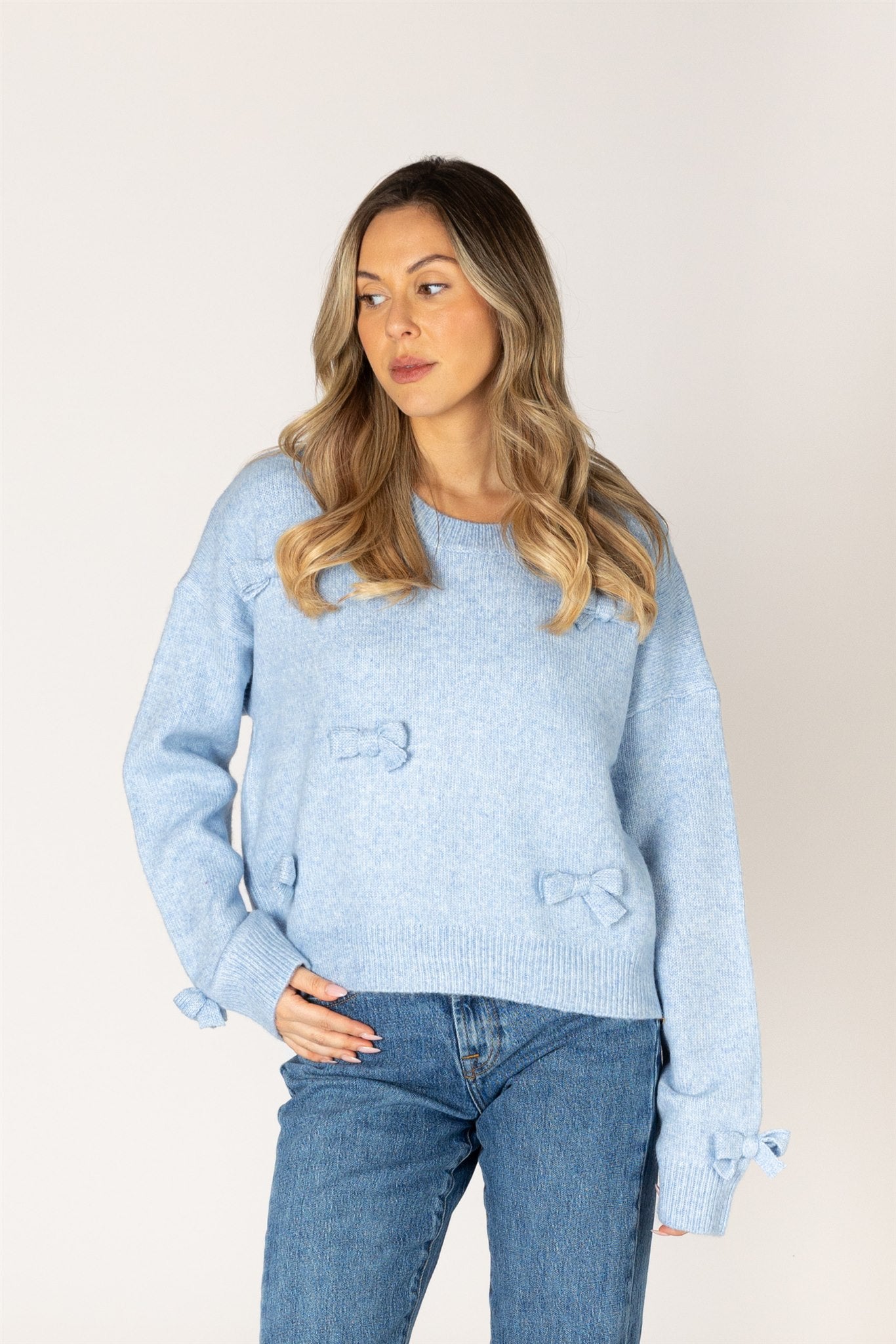LYLA & LUXE - JESSIEBOW NOVELTY BOW SWEATER