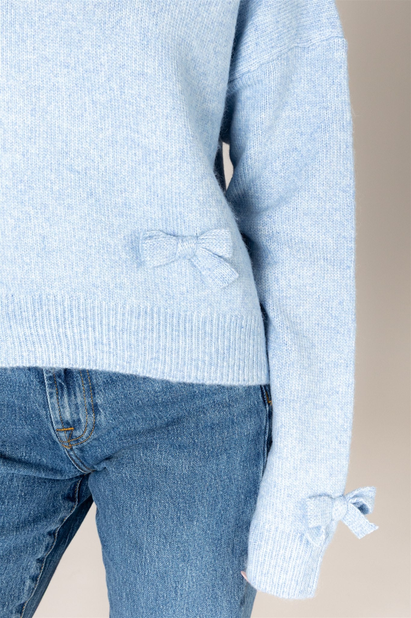 LYLA & LUXE - JESSIEBOW NOVELTY BOW SWEATER