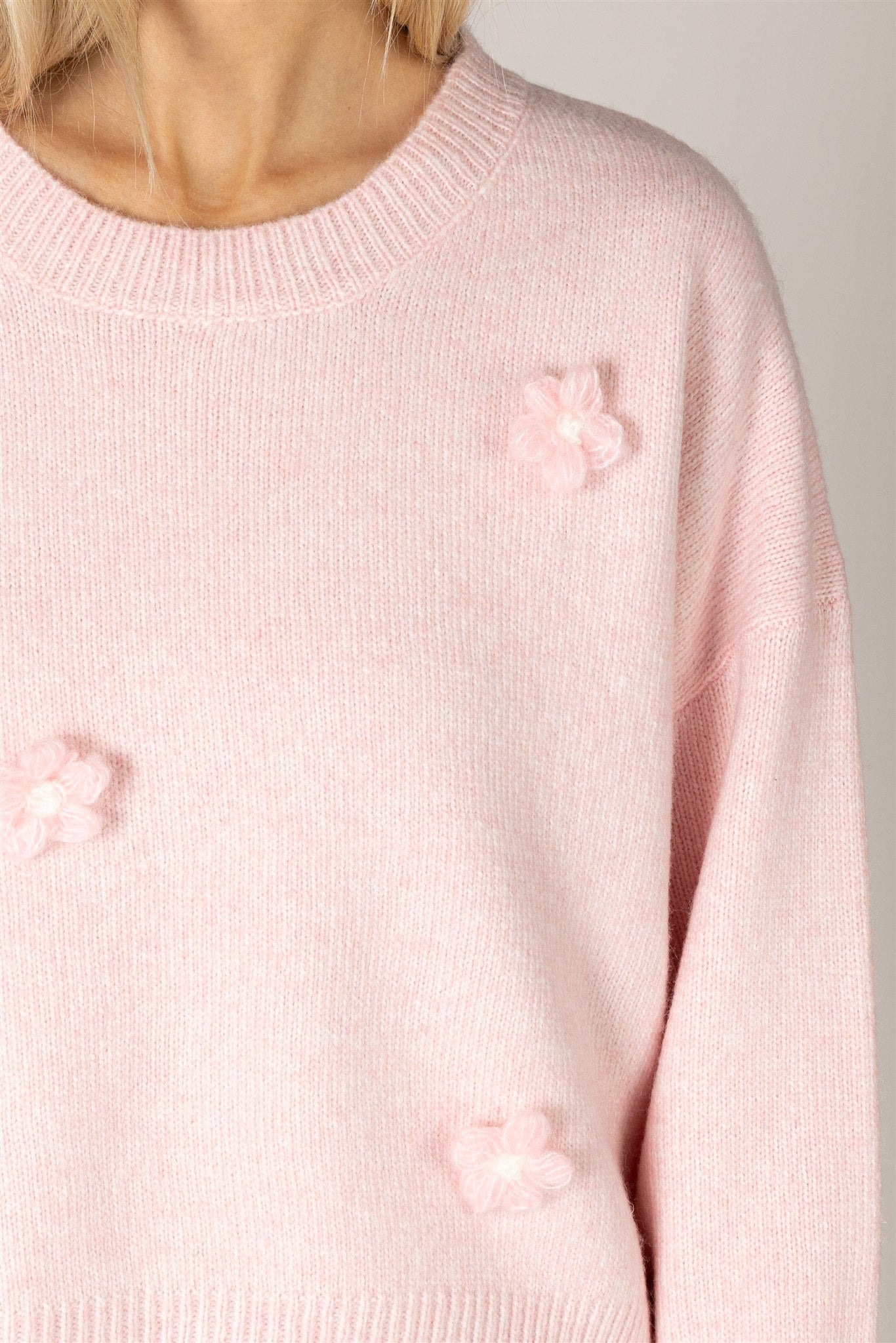LYLA & LUXE - JESSIEFLR NOVELTY FLOWER SWEATER