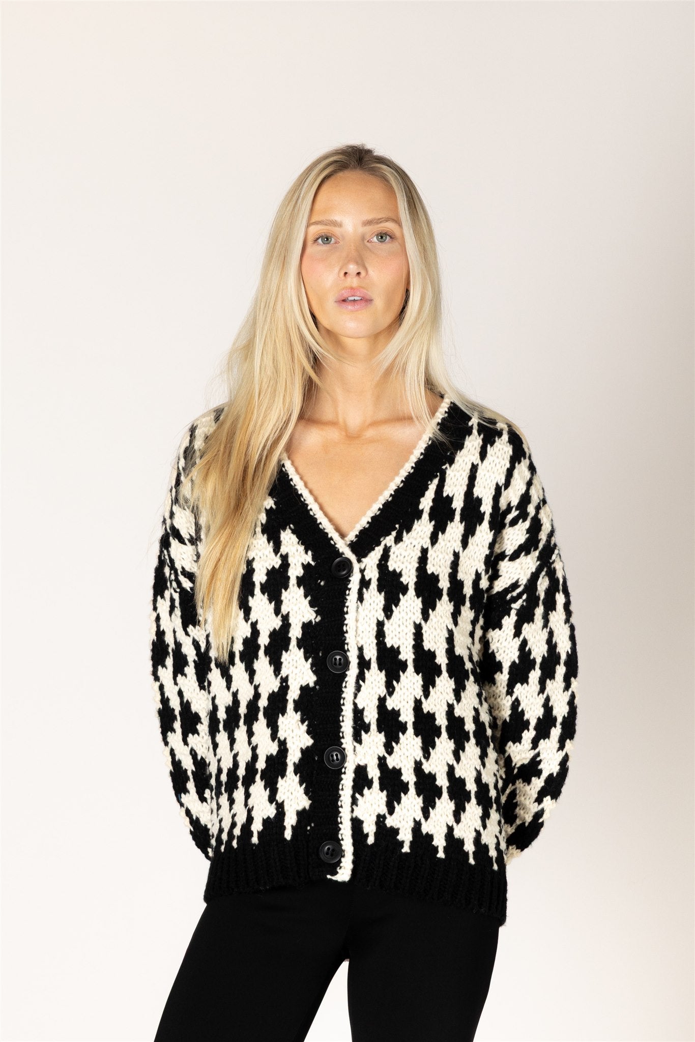 LYLA & LUXE - LIBBY HAND KNIT HOUNDSTOOTH CARDI