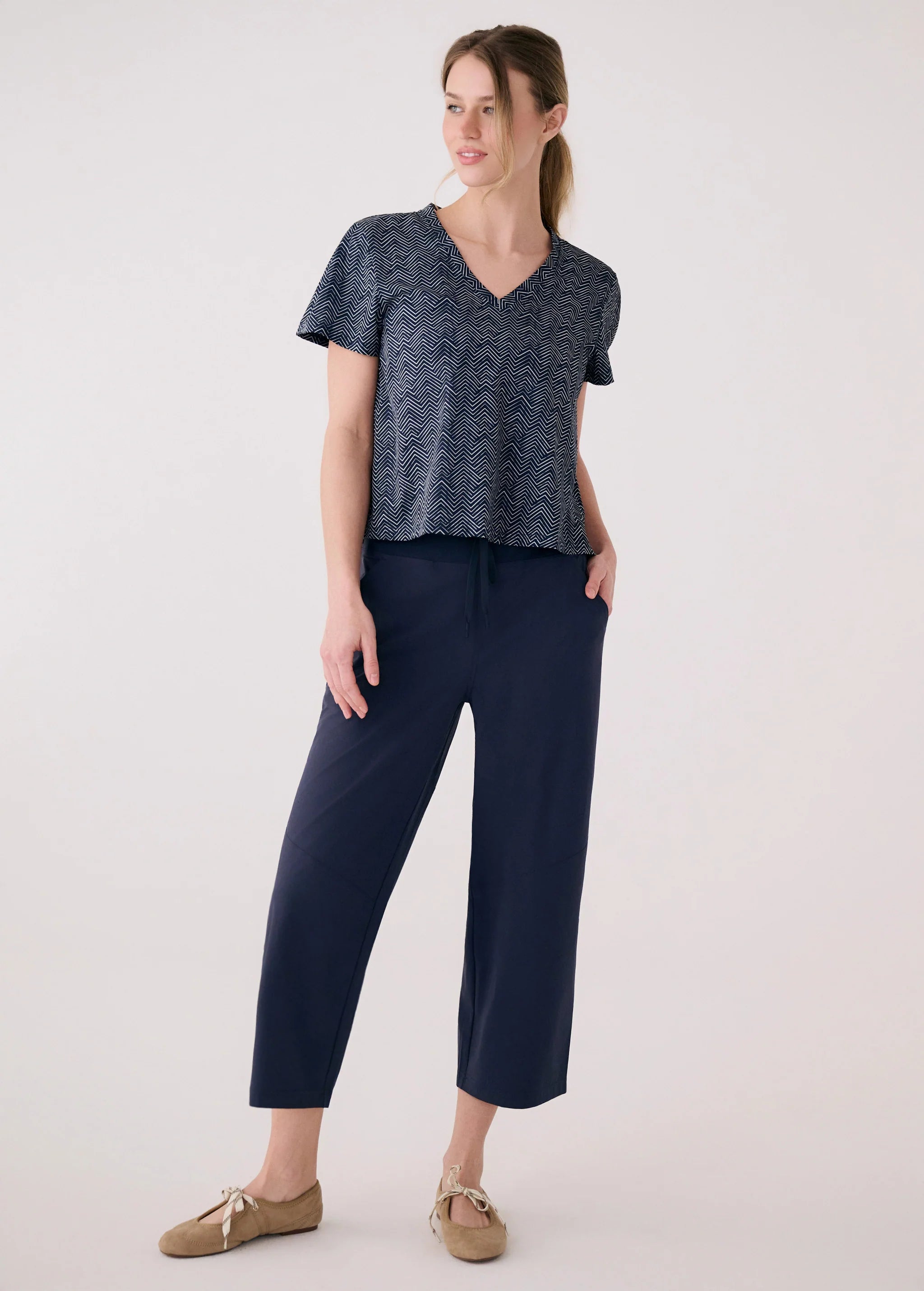 LOLE - OLIVIE V NECK TOP