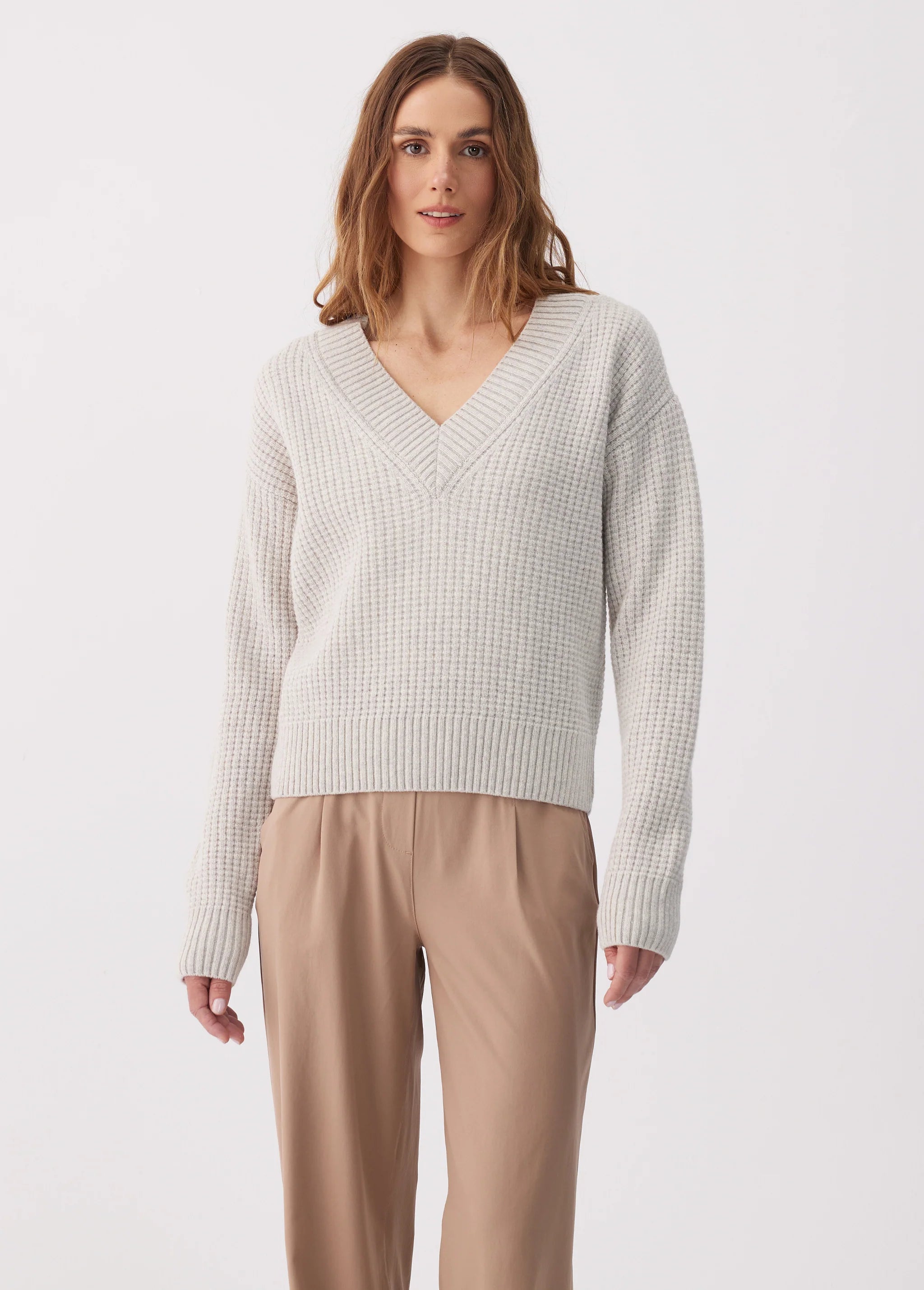 LOLE - VERDUN V-NECK SWEATER