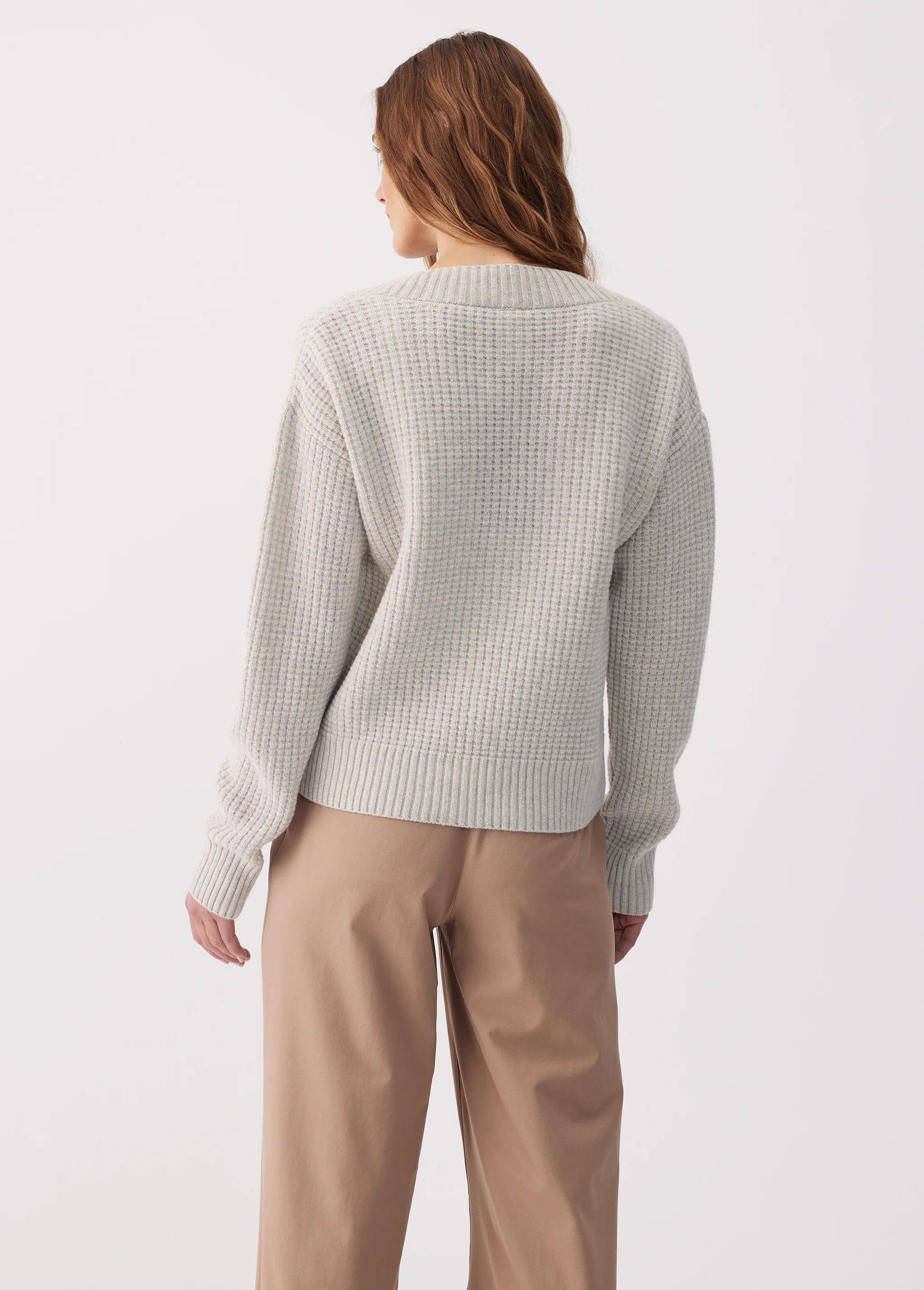 LOLE - VERDUN V-NECK SWEATER