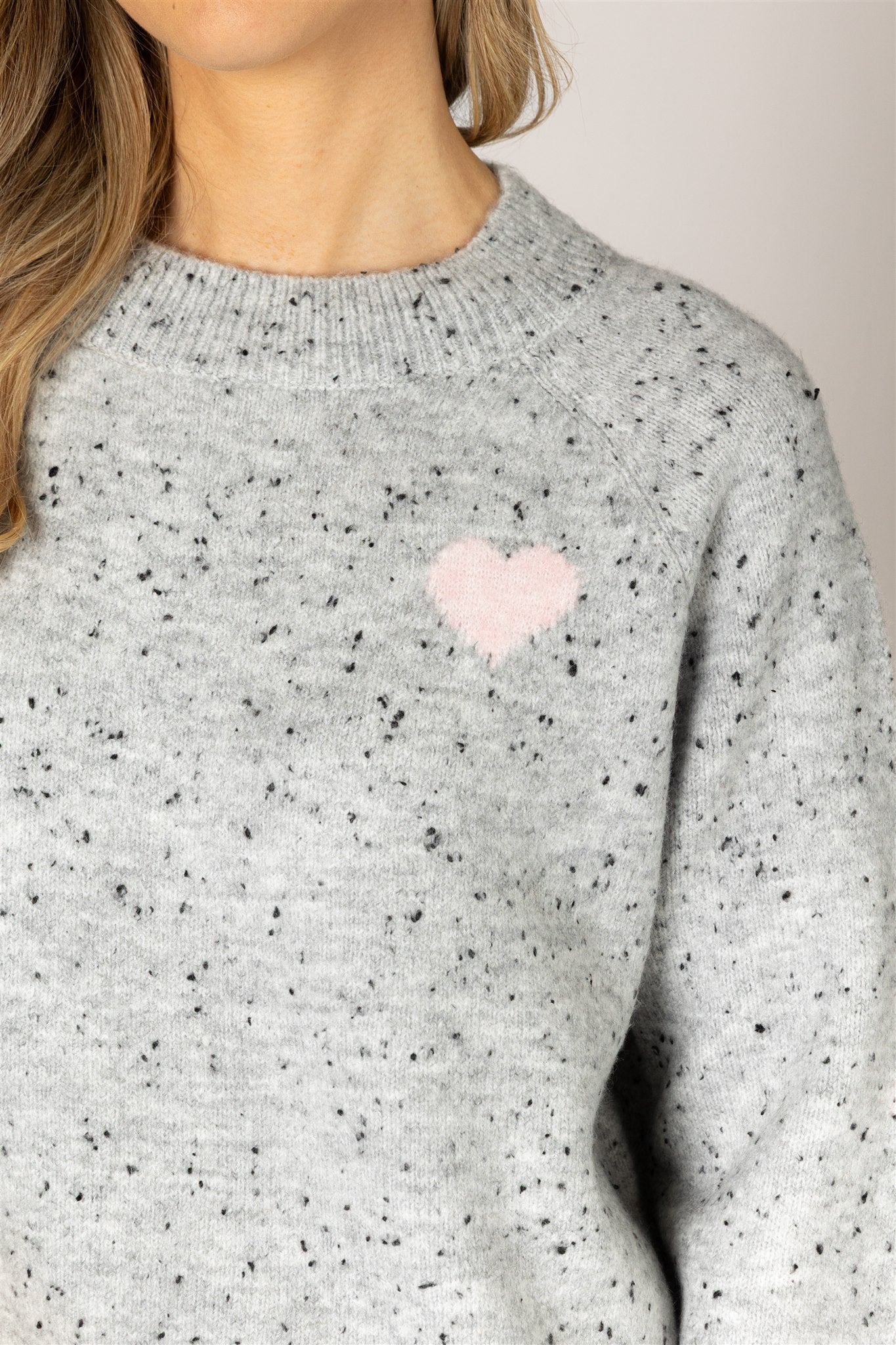 LYLA & LUXE - PHILIPPAFLK HEART CREW PULLOVER