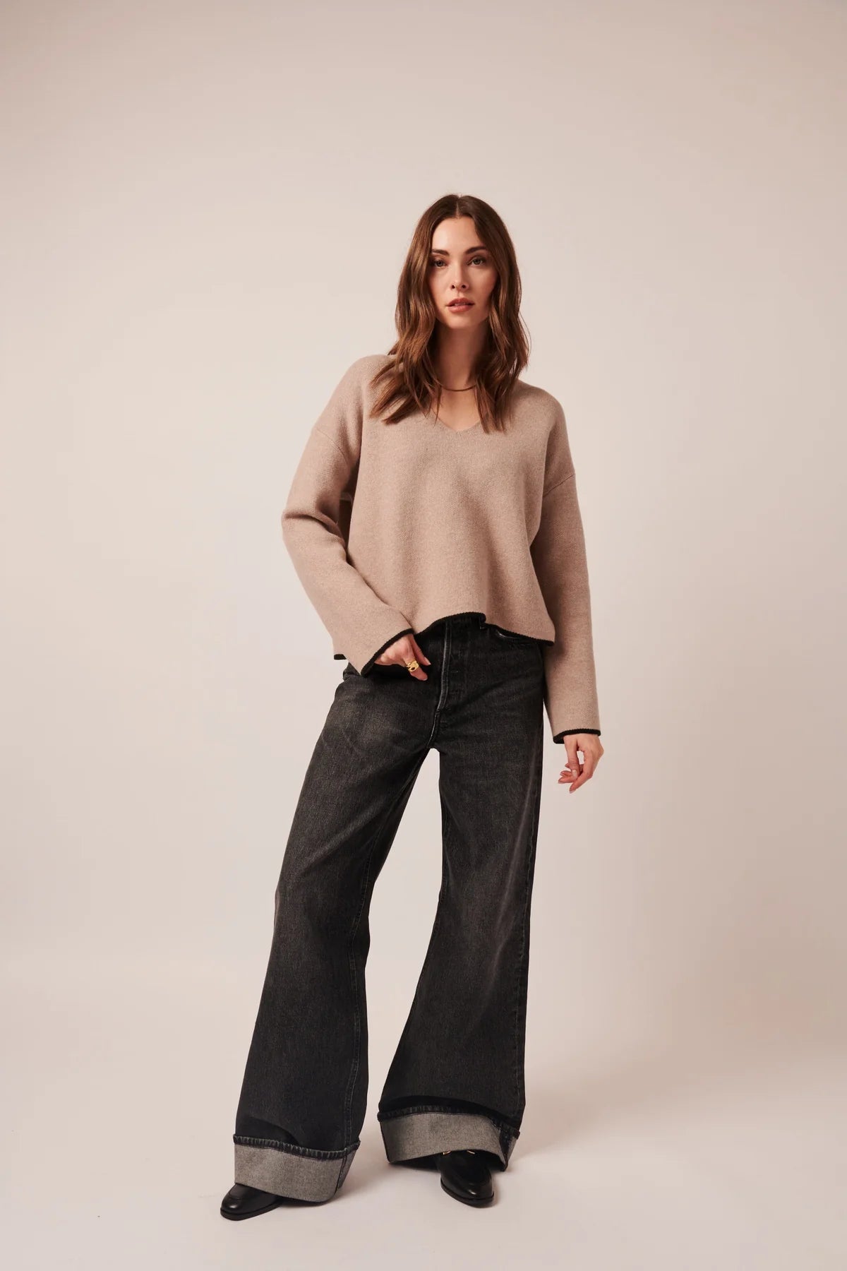 LINE- WOMEN'S GAIA SWEATER