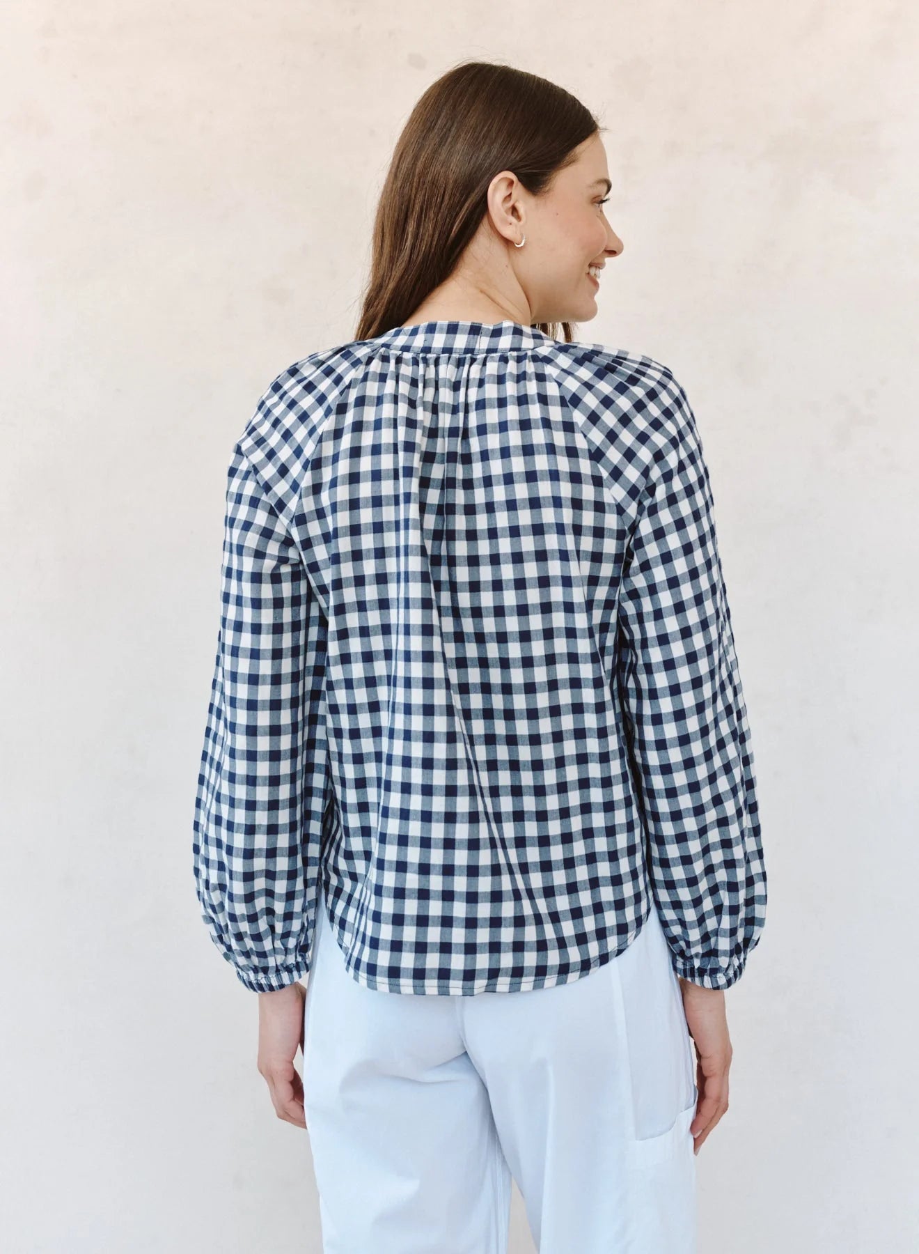 BELLA DAHL - WOMEN'S L/S SHIRRED RAGLAN SHIRT