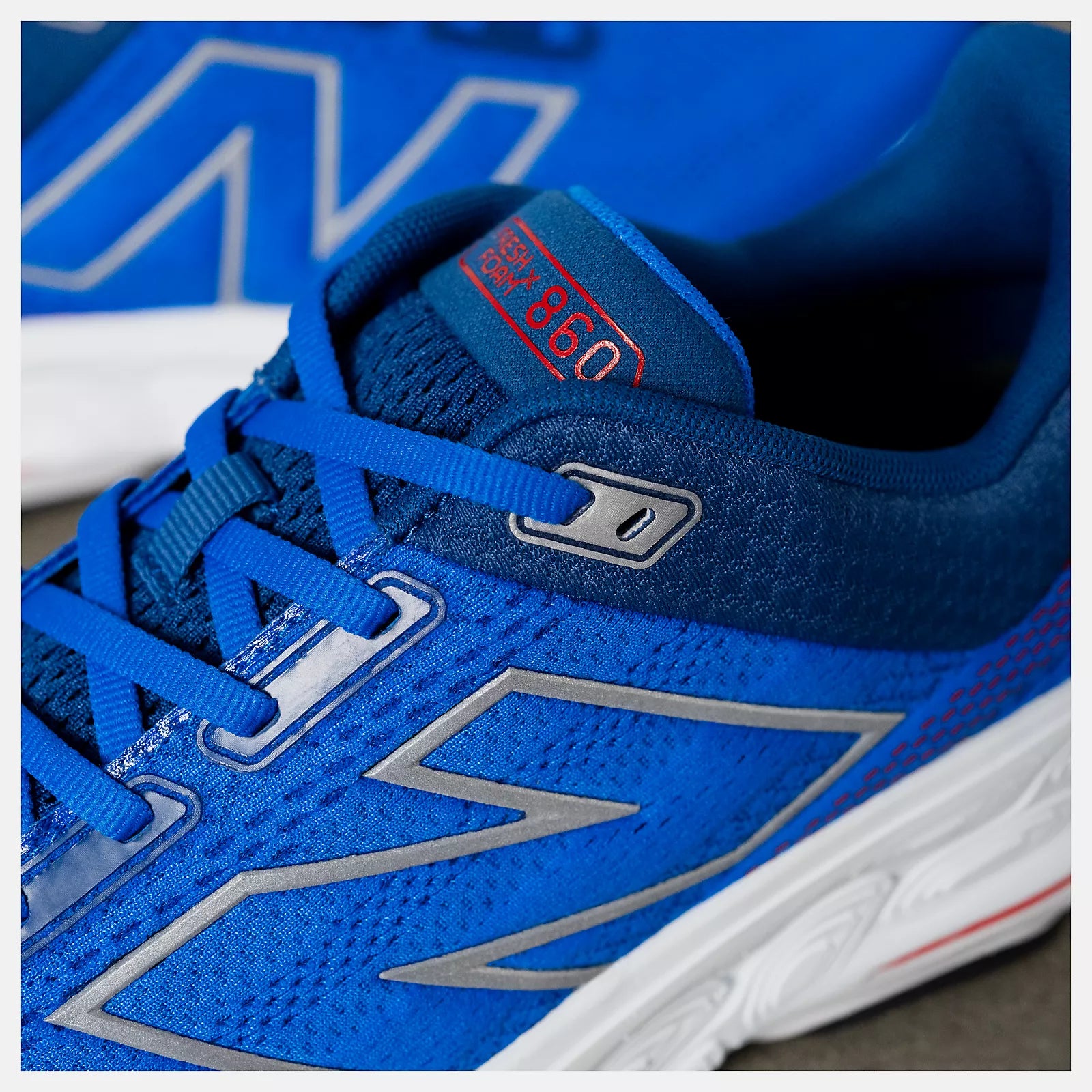 NEW BALANCE- MEN'S 860 ATHLETIC SHOE