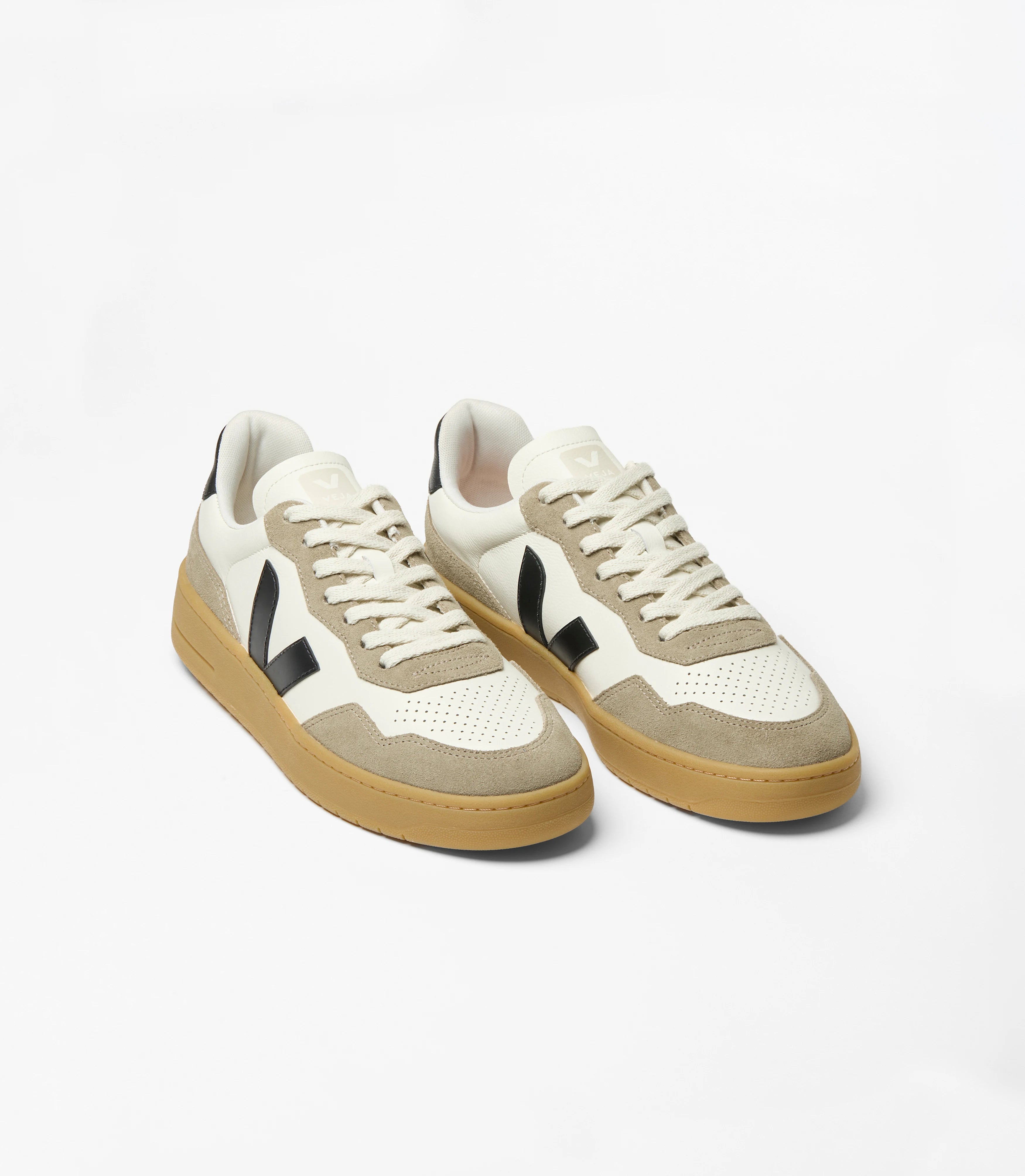 VEJA - V-90 O.T. LEATHER SNEAKER