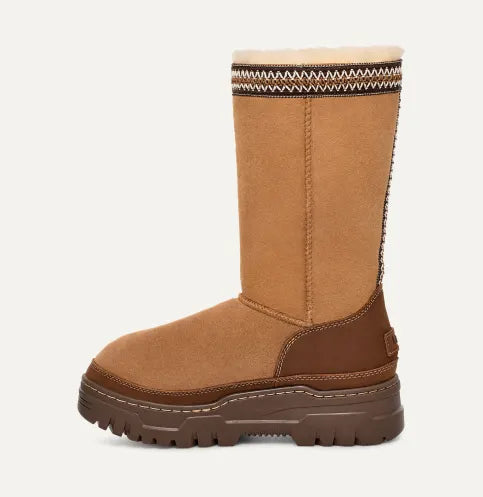 UGG- WOMEN'S CLASSIC TALL TRAILGAZER WINTER BOOT