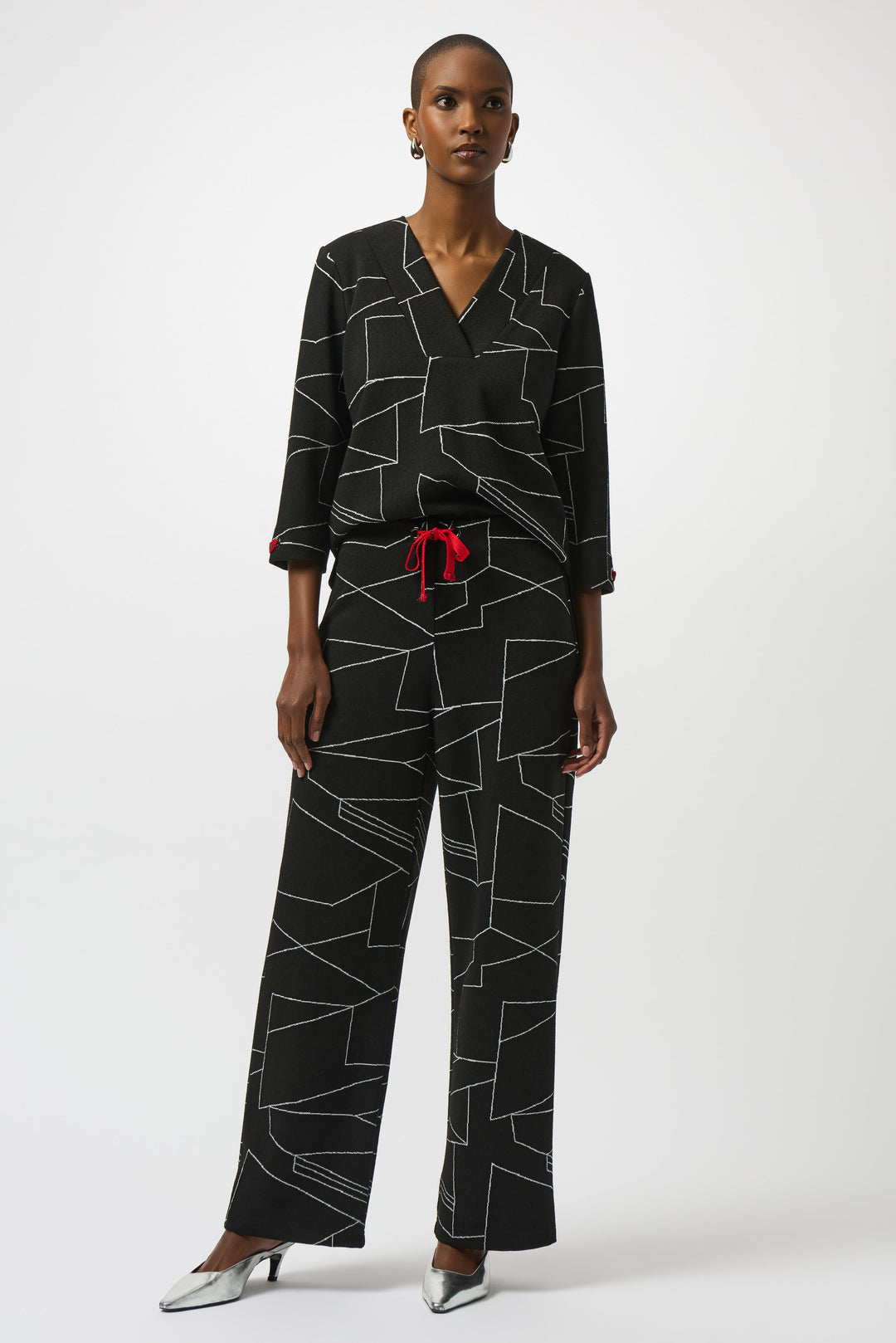 JOSEPH RIBKOFF- WOMEN'S V NECK PULLOVER TOP