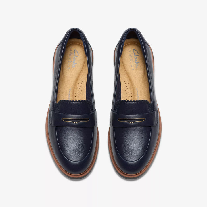 CLARKS - WOMEN'S WESTLYNN GLOW SHOE (Navy)