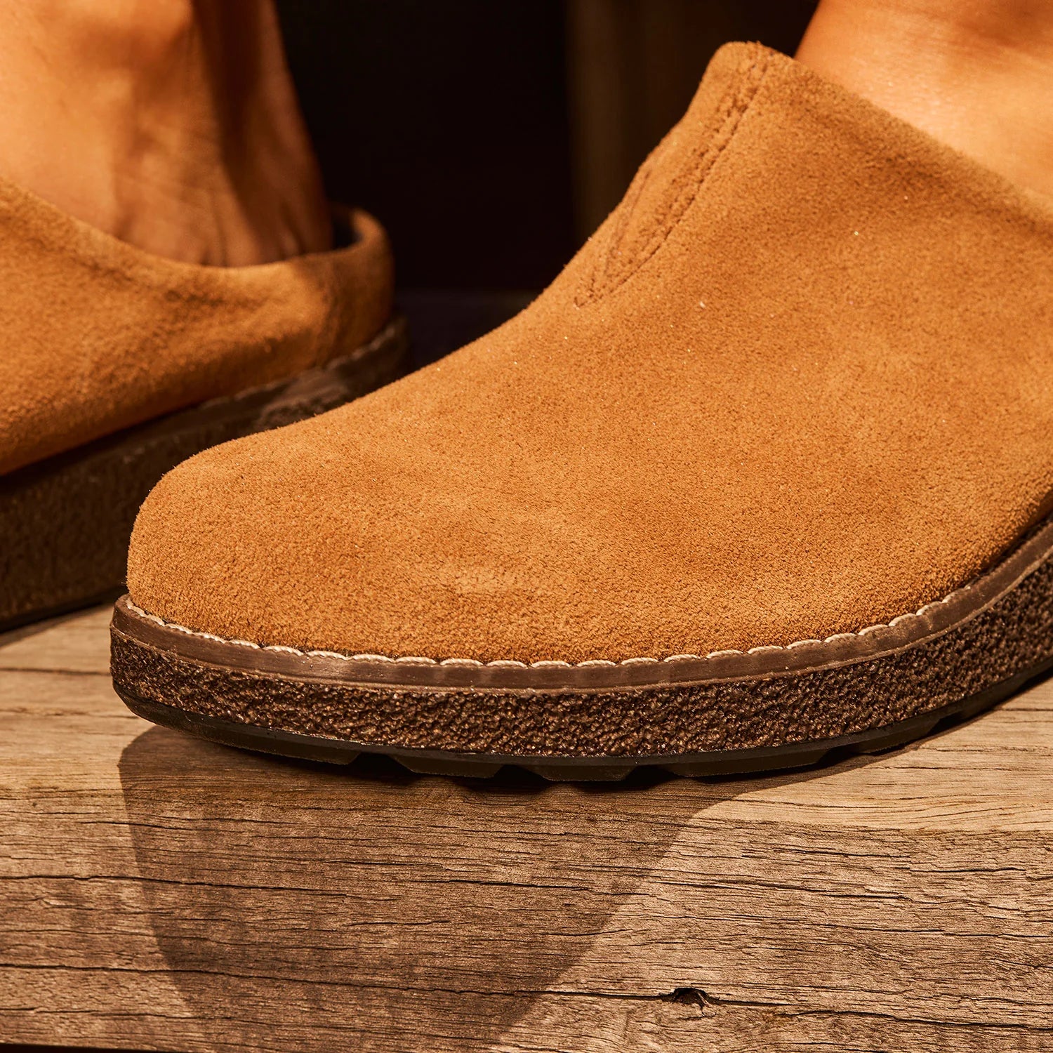 BLUNDSTONE - UNISEX AEROCORK SUEDE CLOG