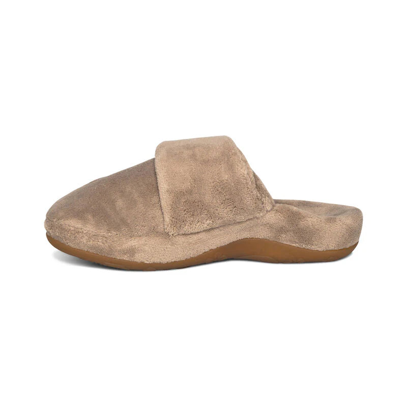 AETREX- WOMEN'S MANDY CLOSED TOE COFFEE SLIPPER