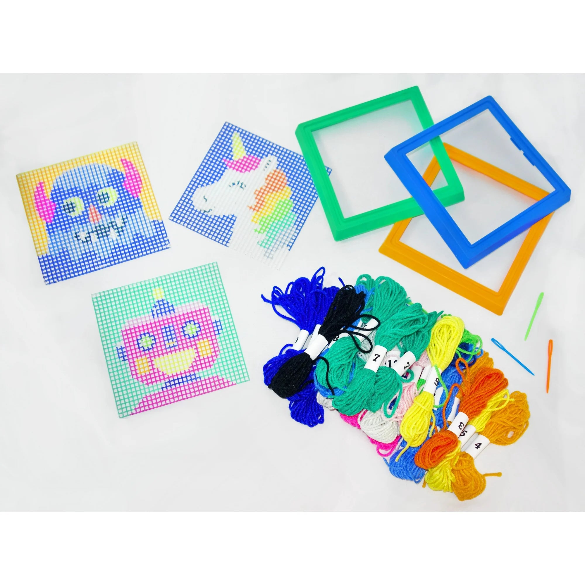 SMARTS & CRAFTS - FANTASTIC FREINDS NEEDLEPOINT KIT