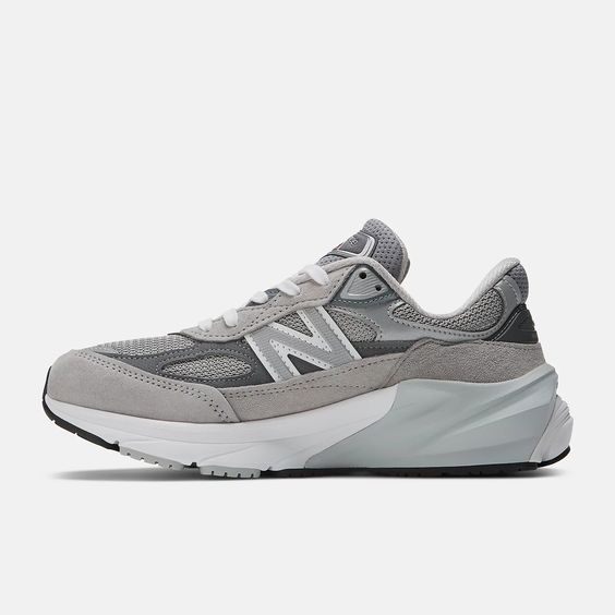 NEW BALANCE- LADIES W990GL6 ATHLETIC SHOE 