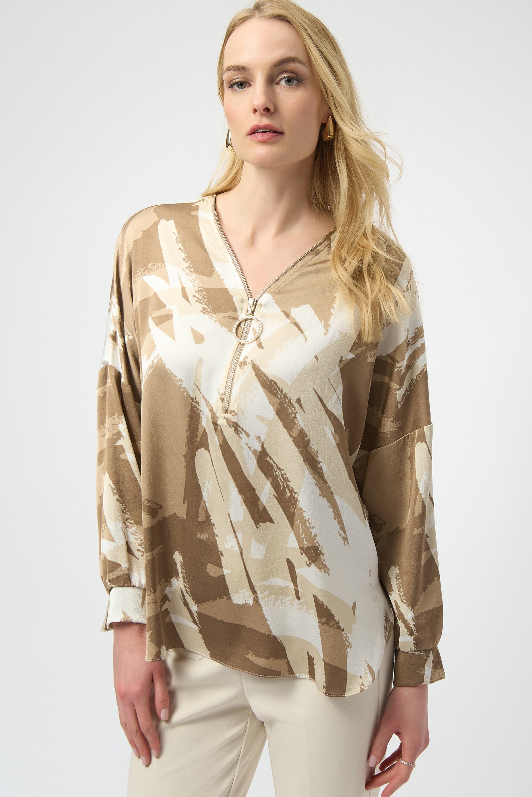 JOSEPH RIBKOFF- WOMEN'S V NECK ZIPPER TOP