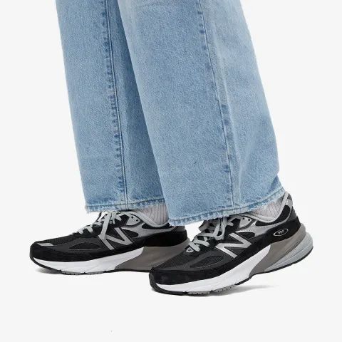 NEW BALANCE- LADIES W990BK6 SNEAKER  