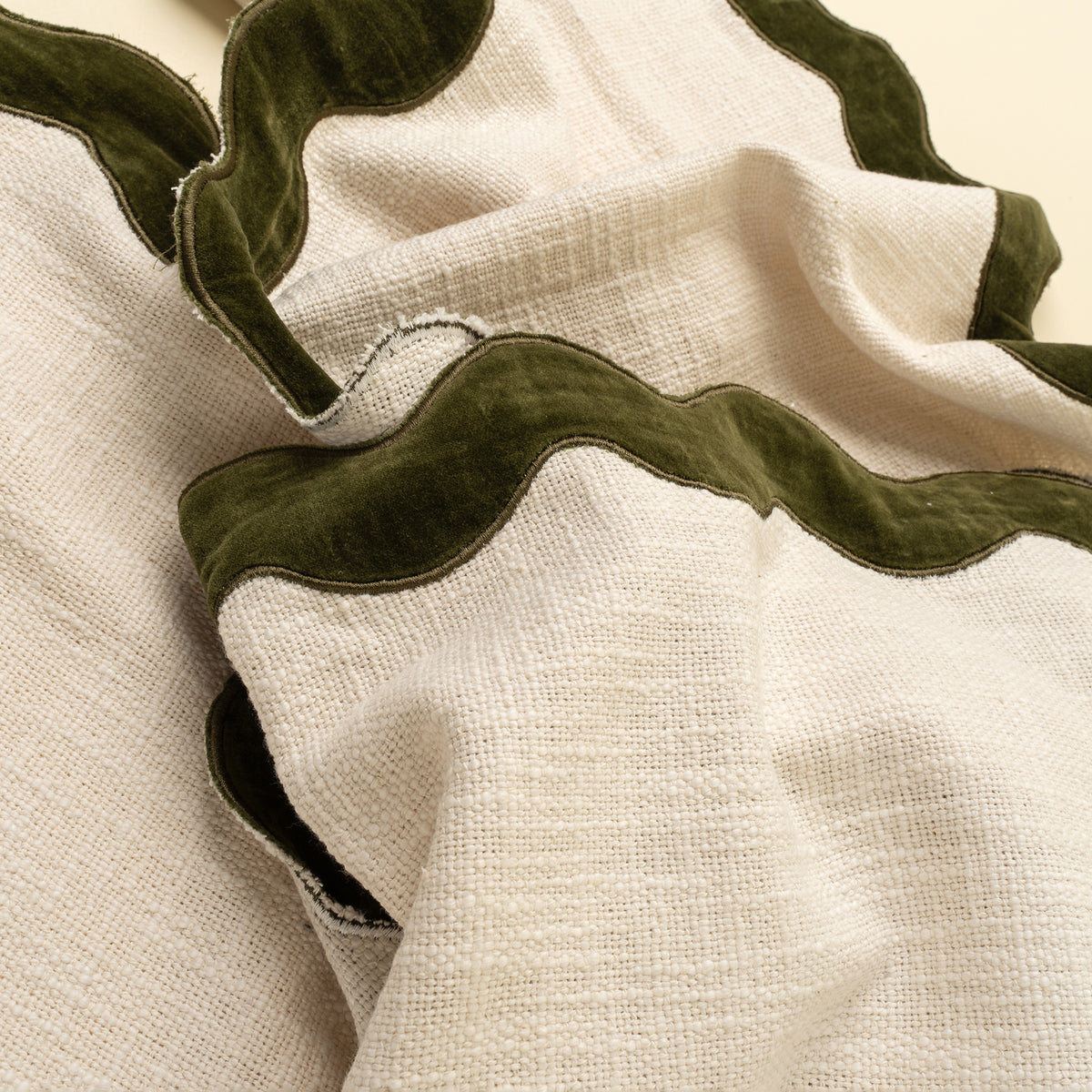 INDABA - VELVET SCALLOP MOSS RUNNER - 108L