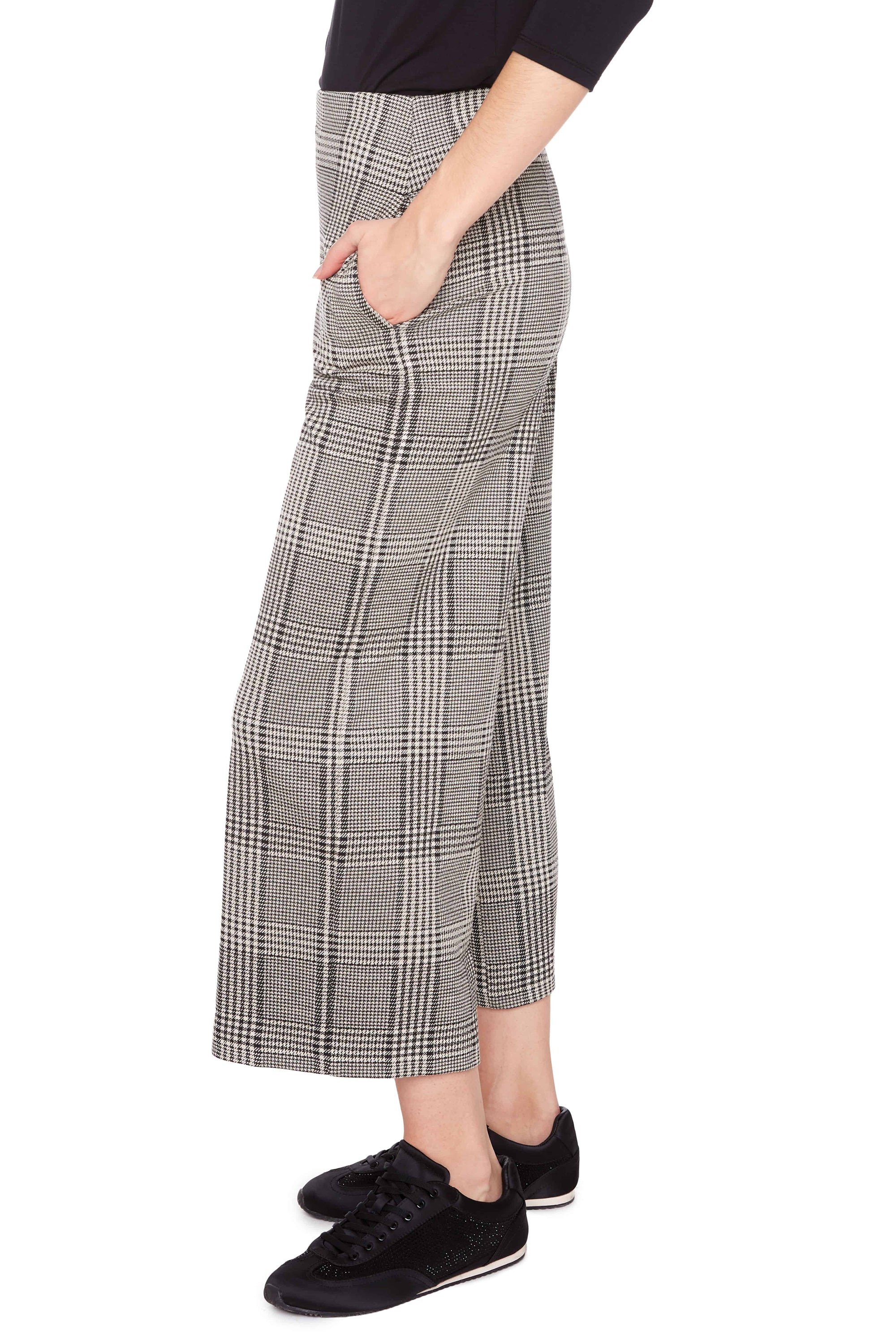 UP! PANT-  WOMEN'S BEIGE PLAID KNIT CROPPED GAUCHO PANT