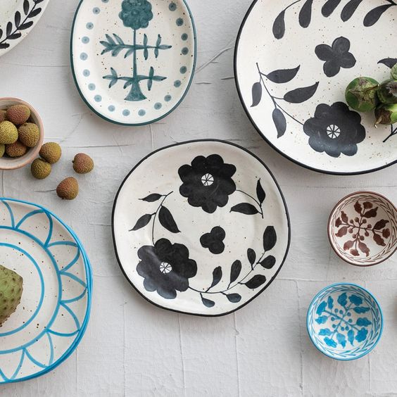 CREATIVE CO OP- HAND-PAINTED STONEWARE FLORAL PLATE