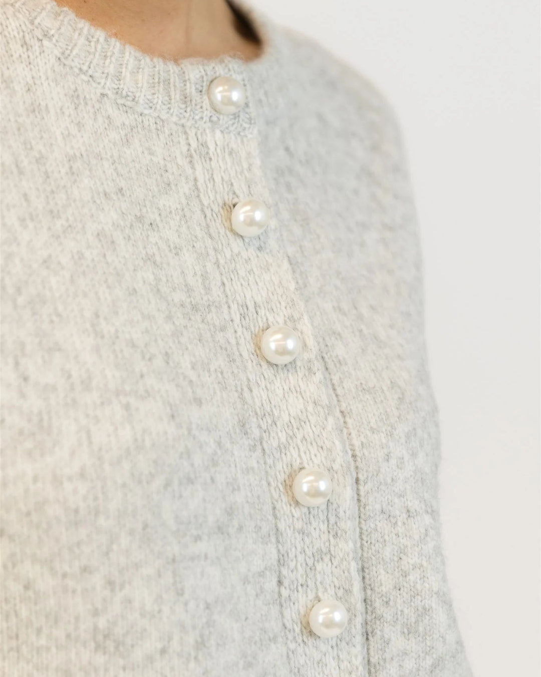 LYLA & LUXE - WOMEN'S AISHA PEARL CARDIGAN 