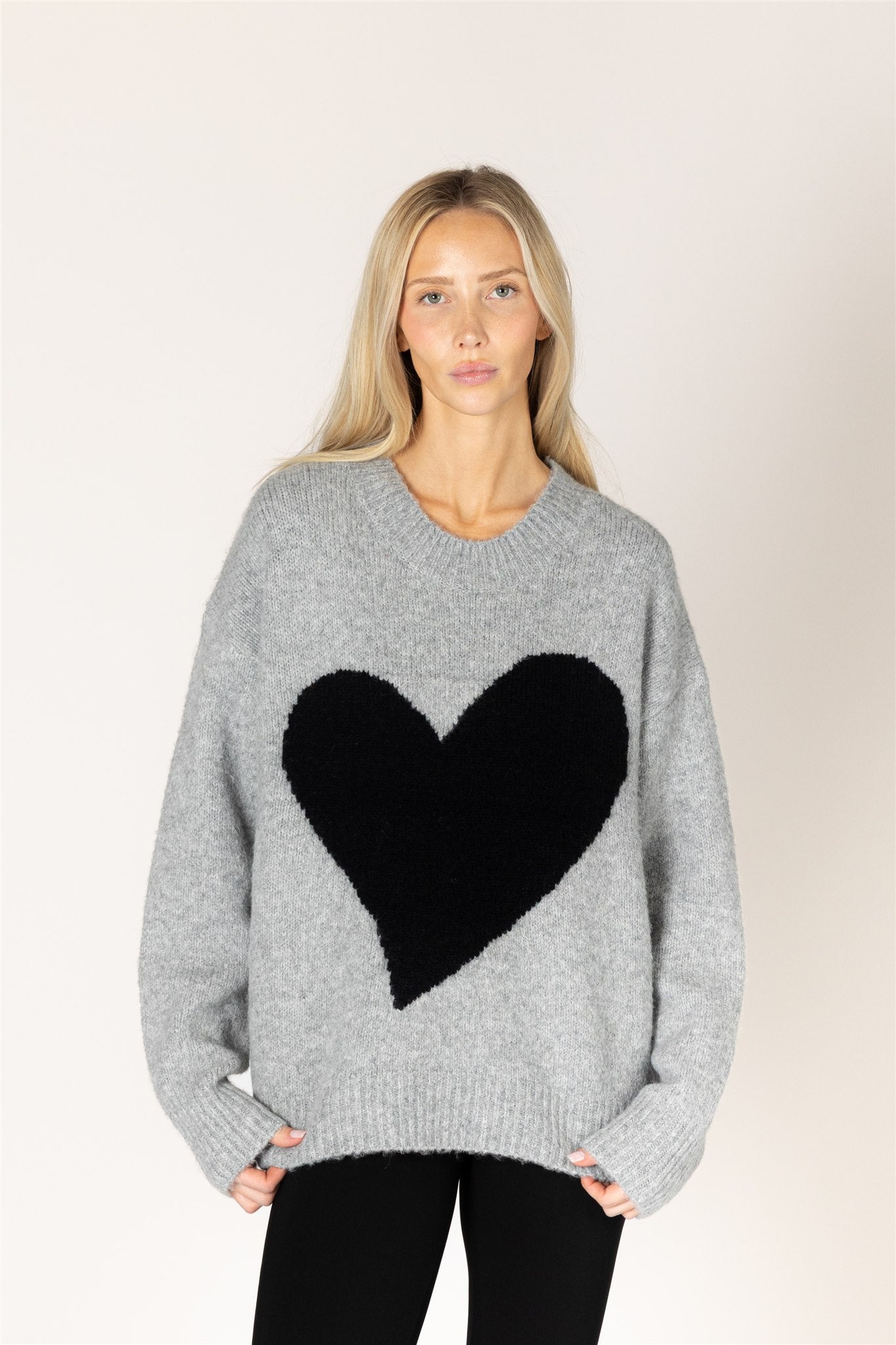 LYLA & LUXE - ATHENA HEART CREW SWEATER