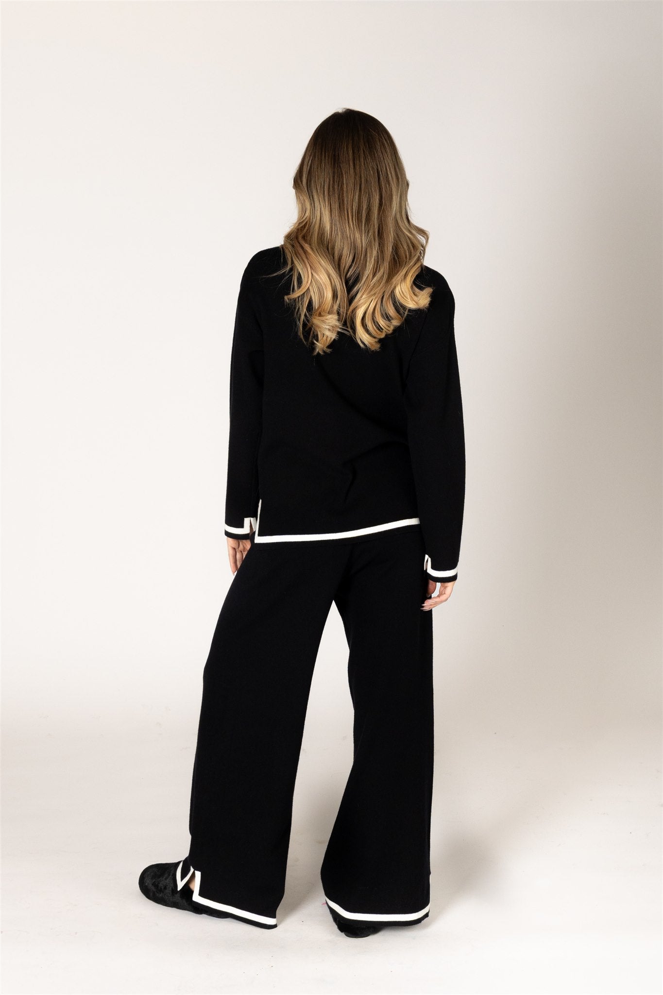 LYLA & LUXE - BIRDIE ESSENTIALS TIPPED SWEATER