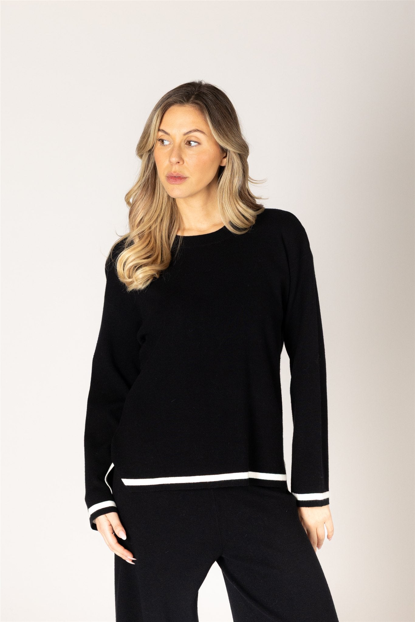 LYLA & LUXE - BIRDIE ESSENTIALS TIPPED SWEATER