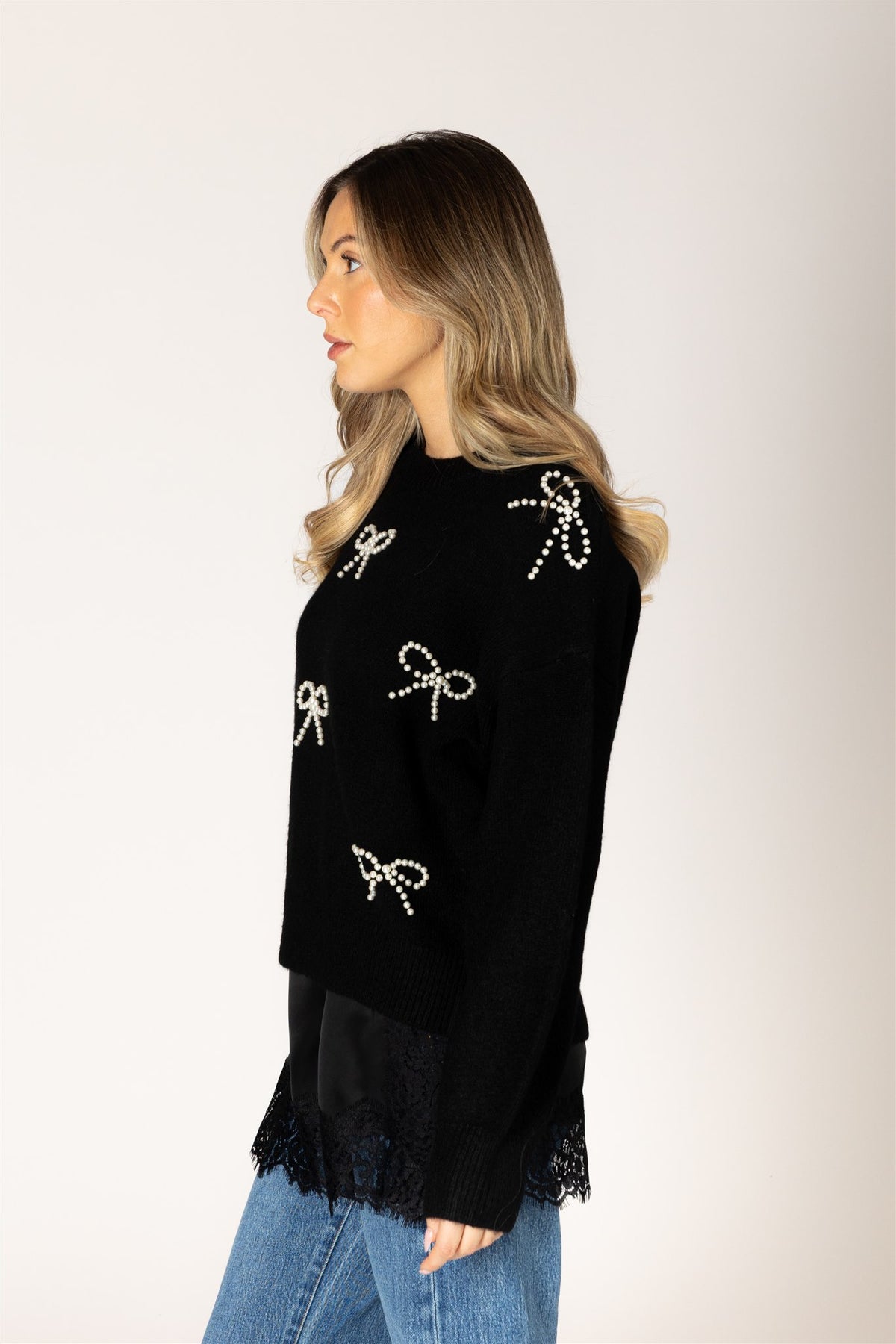 LYLA & LUXE - BOWS NOVELTY PEARL BOW SWEATER