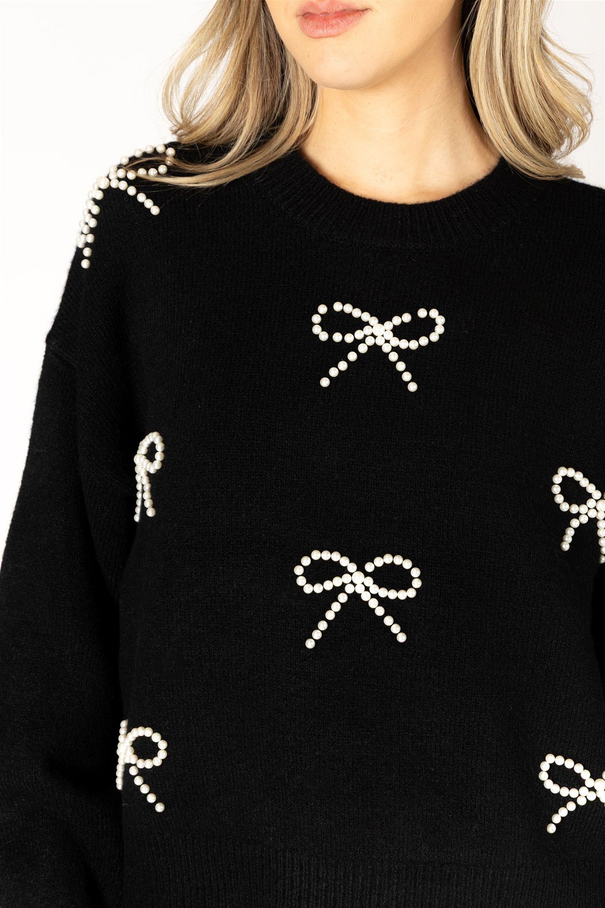 LYLA & LUXE - BOWS NOVELTY PEARL BOW SWEATER