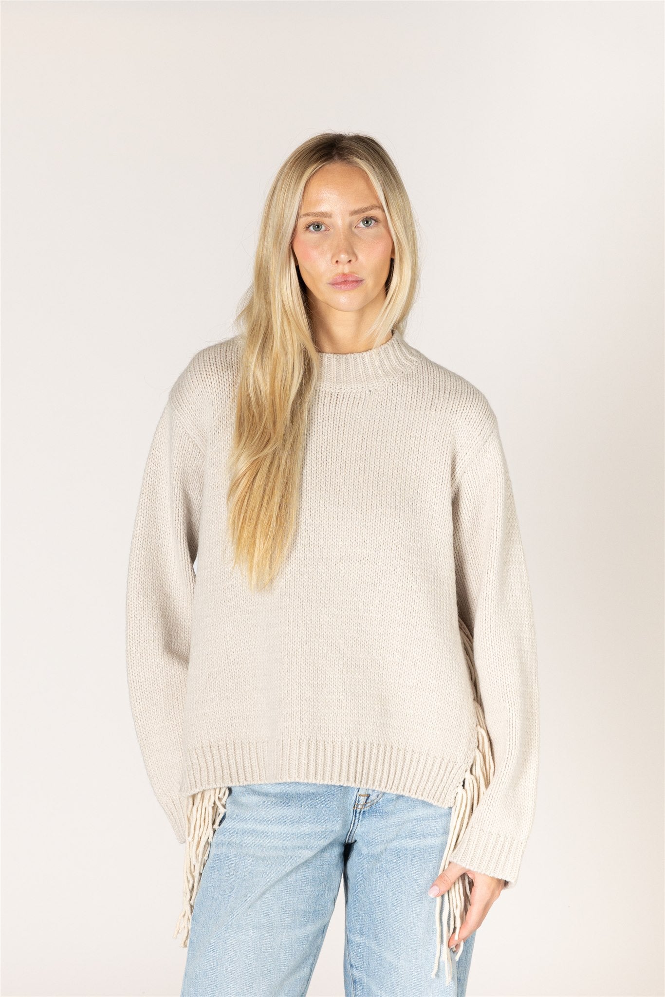 LYLA & LUXE - BUCK NOVELTY TASSEL SWEATER
