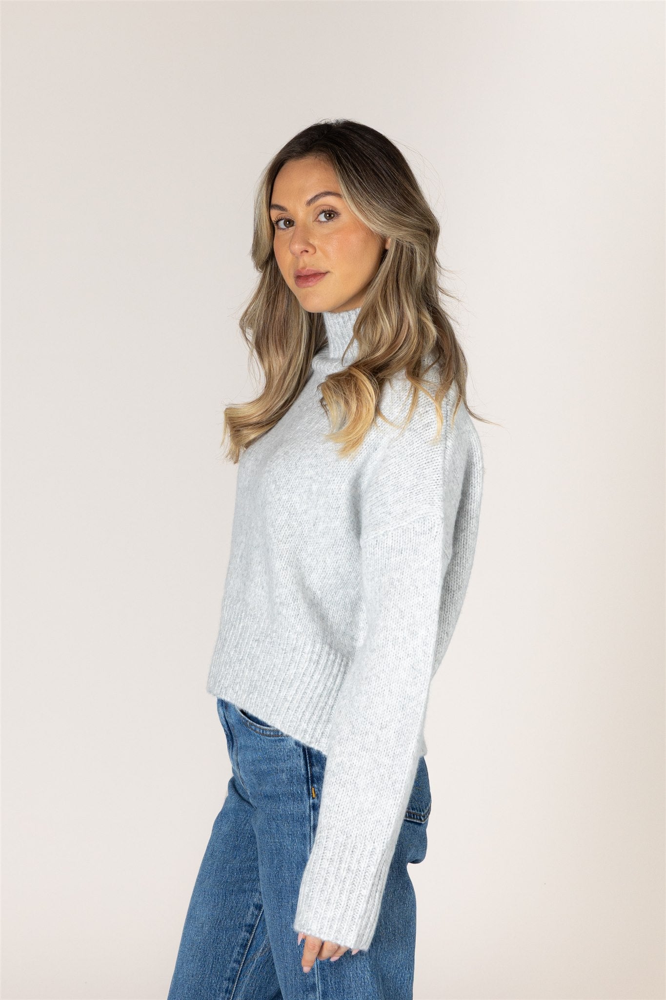 LYLA & LUXE - CALLI MUST HAVE MOCK SWEATER