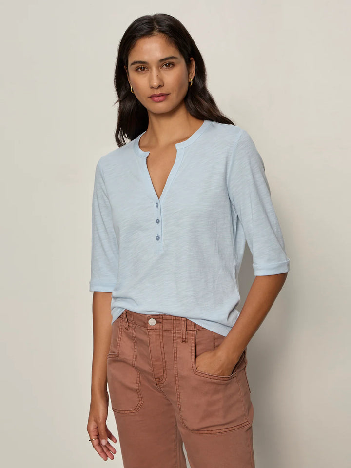 SANCTUARY - WOMEN'S ROLLED SLEEVE TEE