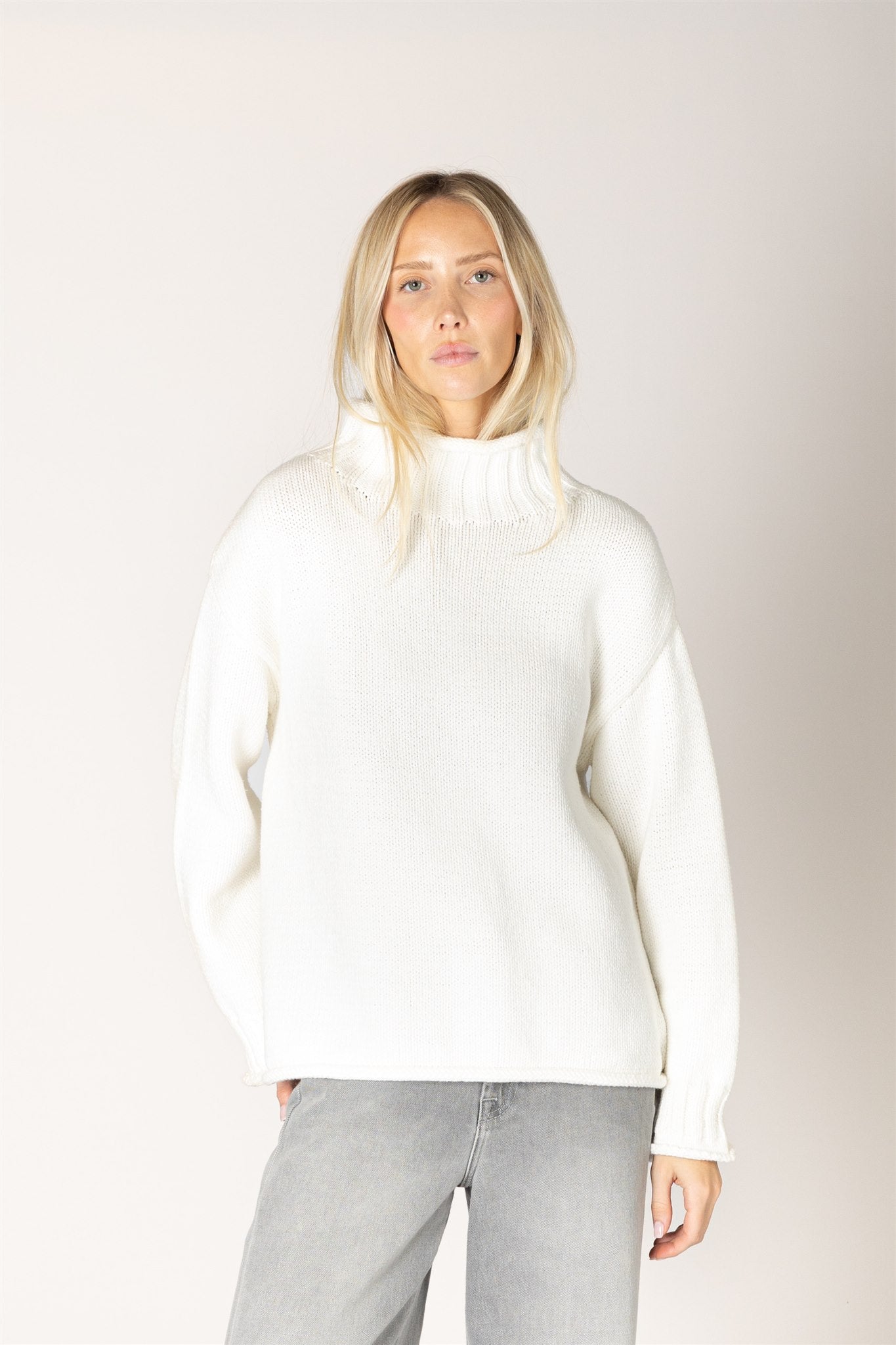 LYLA & LUXE - DOLLY COTTON CHUNKY MOCK SWEATER