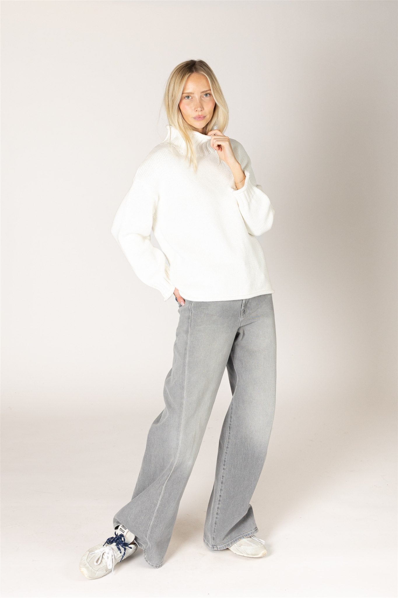 LYLA & LUXE - DOLLY COTTON CHUNKY MOCK SWEATER