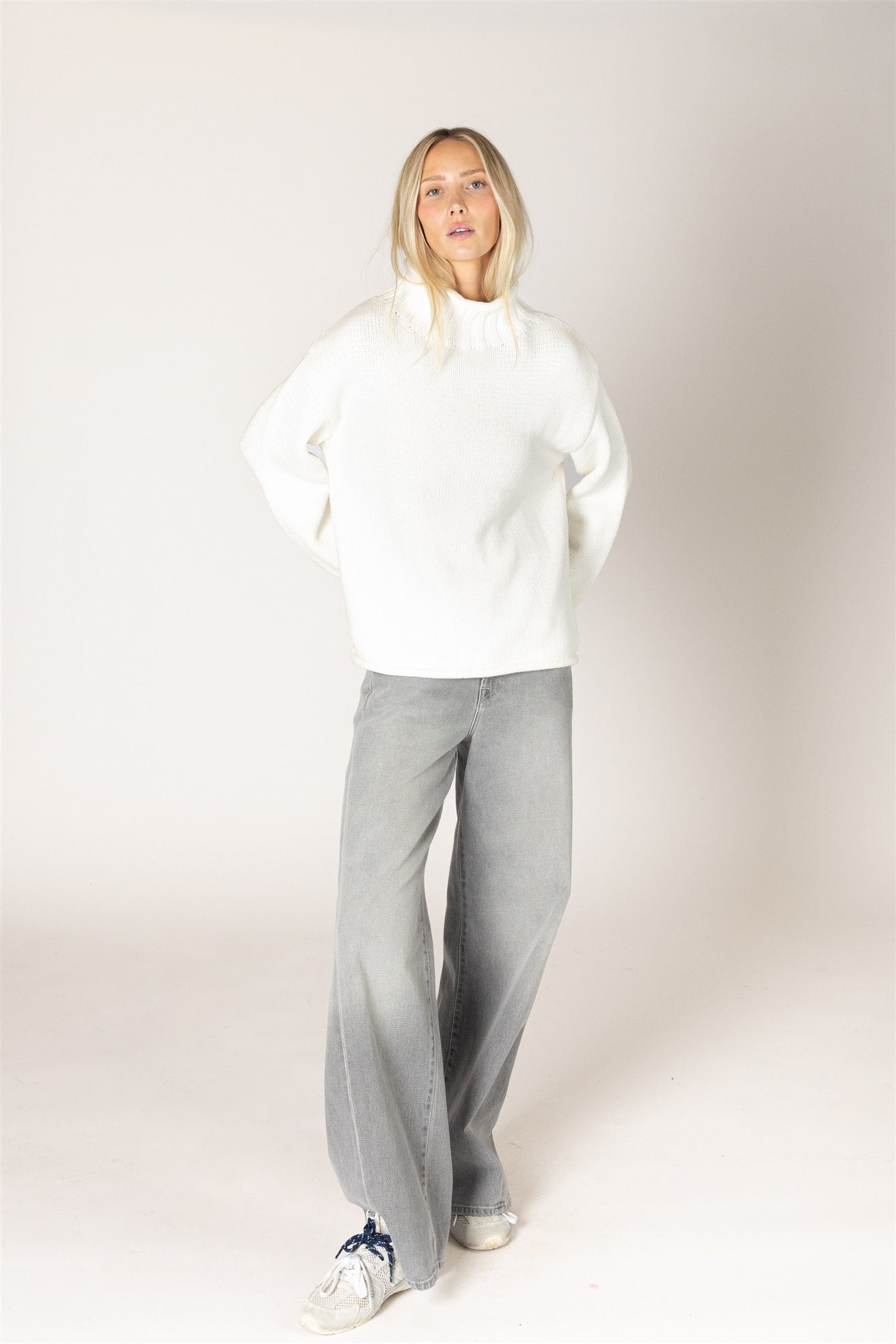 LYLA & LUXE - DOLLY COTTON CHUNKY MOCK SWEATER