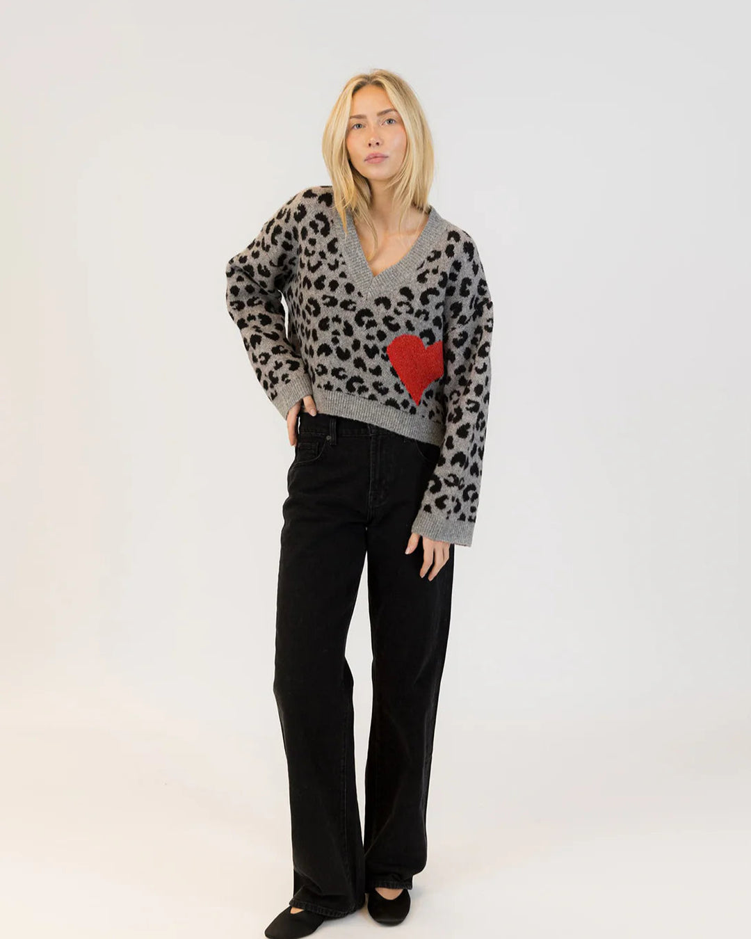 LYLA & LUXE - WOMEN'S ETTA ANIMAL SWEATER