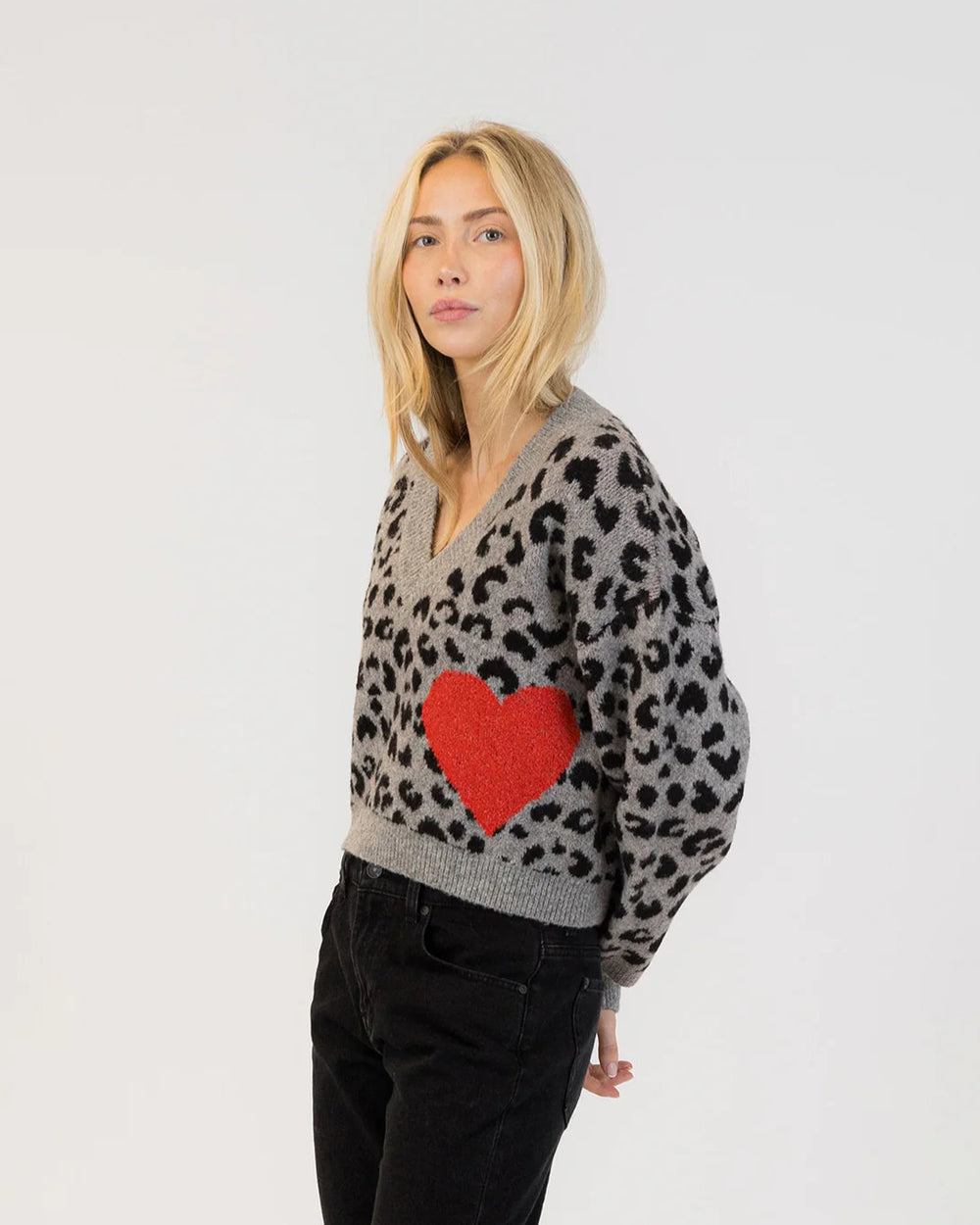 LYLA & LUXE - WOMEN'S ETTA ANIMAL SWEATER