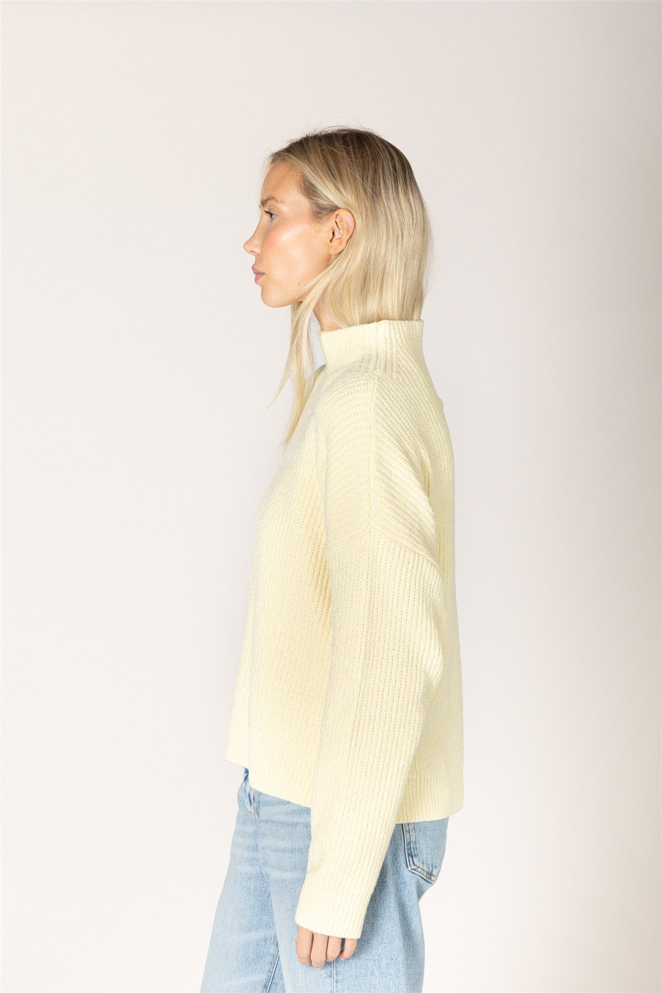 LYLA & LUXE - EVOLETCHNL CHENILLE MOCK RIB SWEATER
